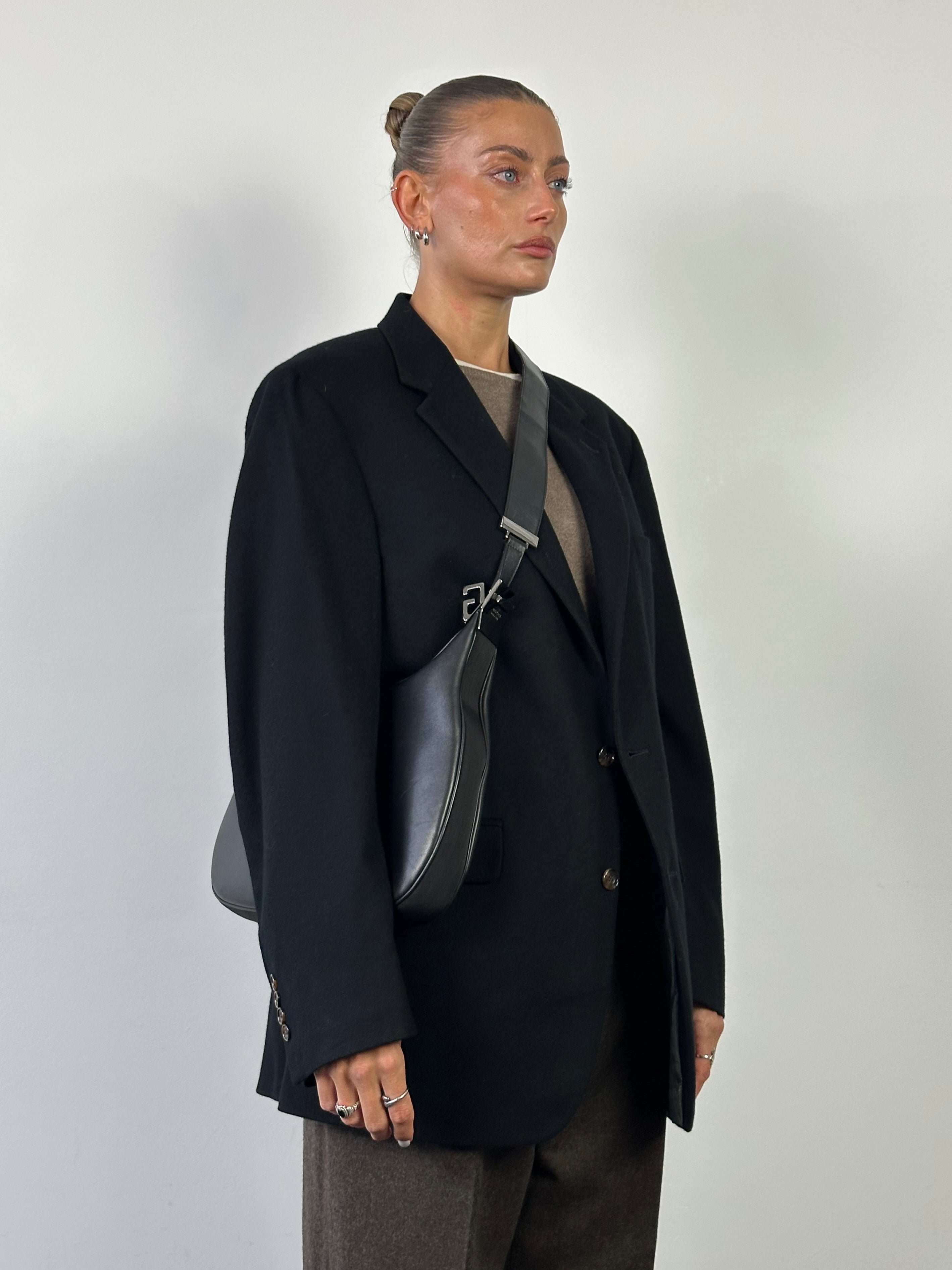 Vintage pure cashmere single-breasted blazer in XL size, tailored fit with classic lapels and smooth fabric, stylish and luxurious.
