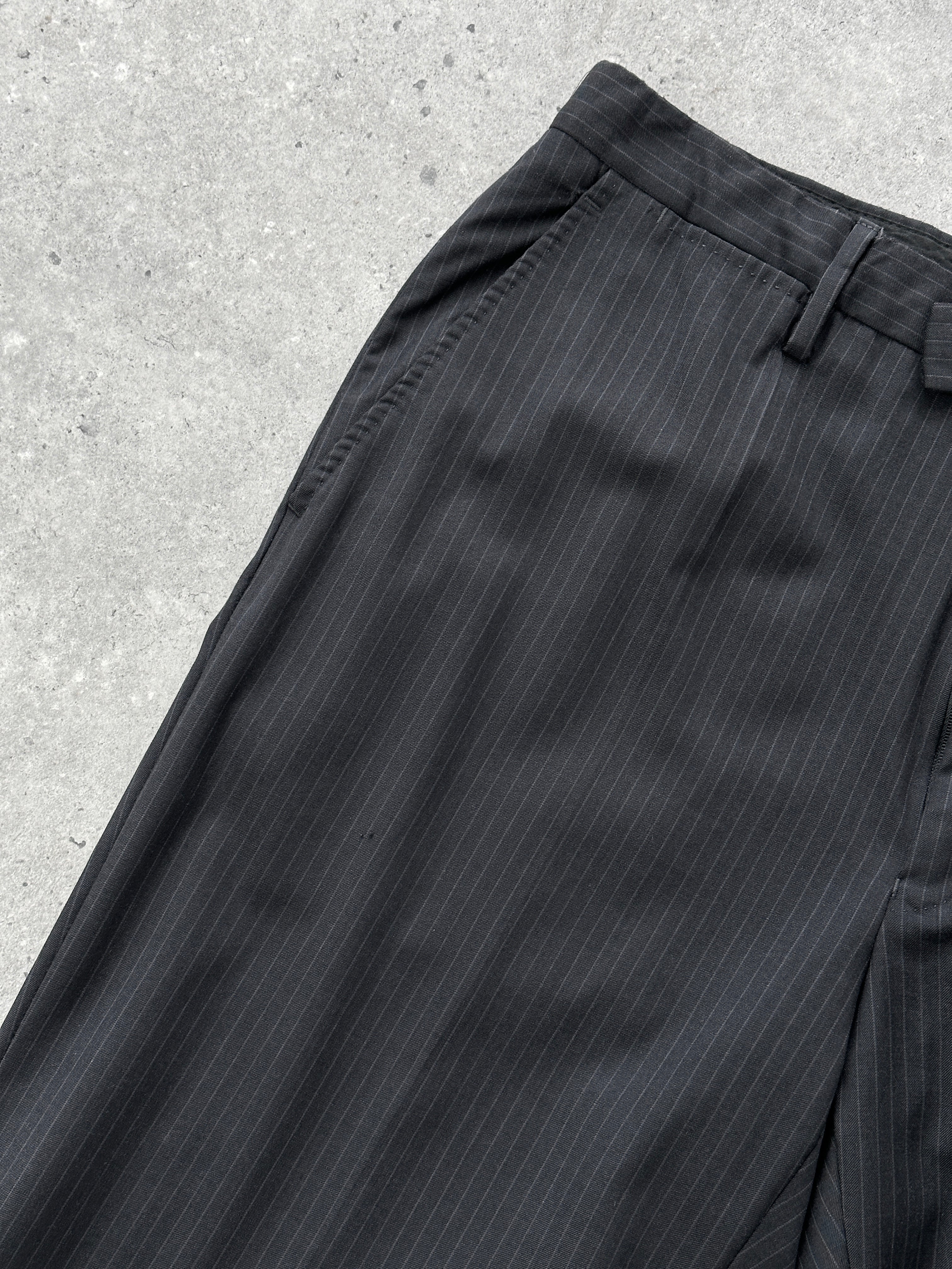 Gucci Pinstripe Single Breasted Wool Suit - 44R/W32 - SYLK