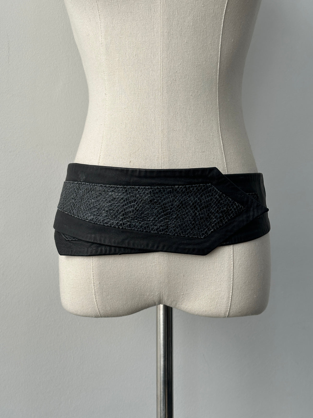 Valentino 1990s Leather Snakeskin Hip Belt - W30-32