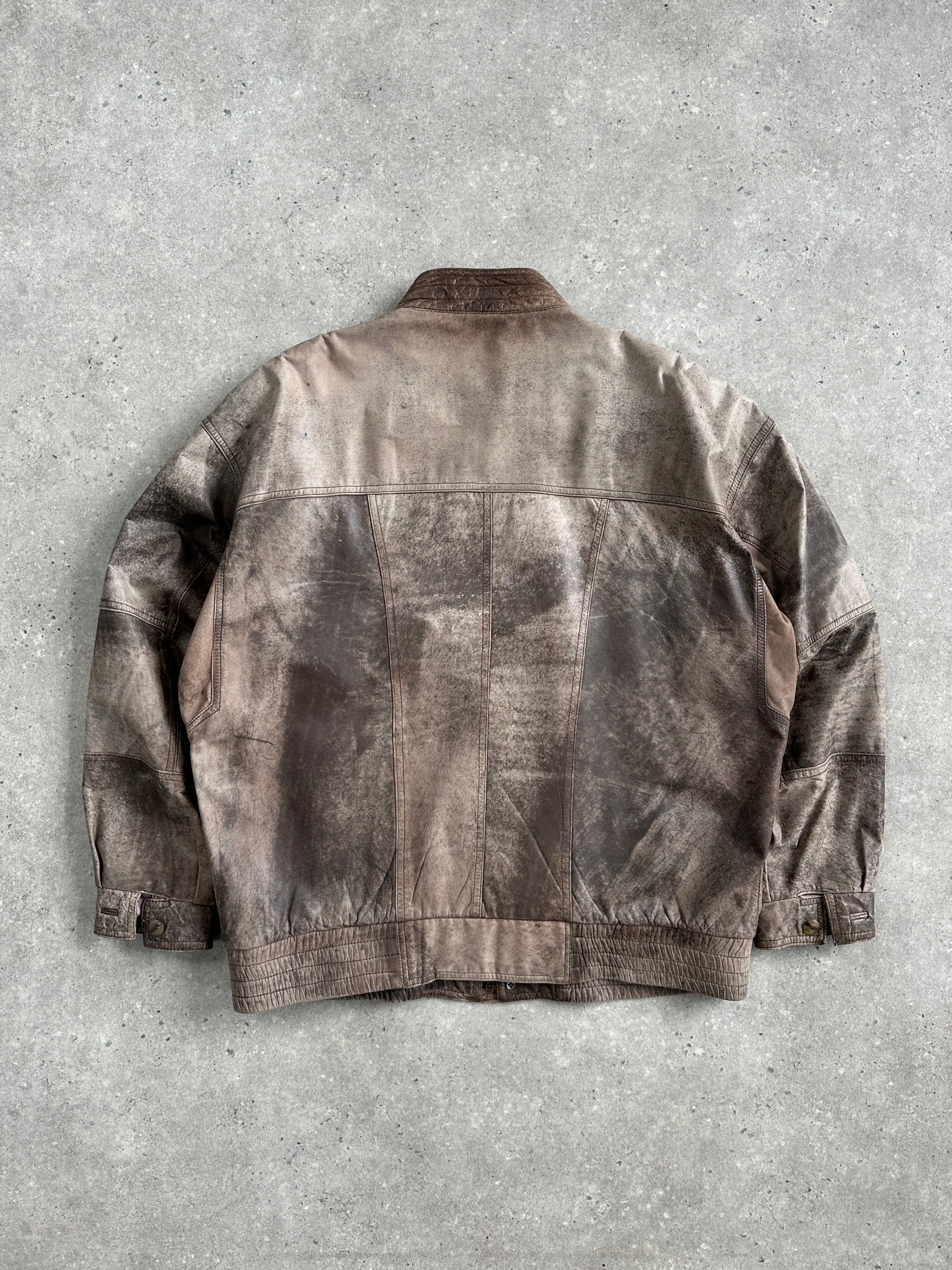 Vintage 1990s leather bomber jacket in XL style, featuring classic design and rich leather texture.