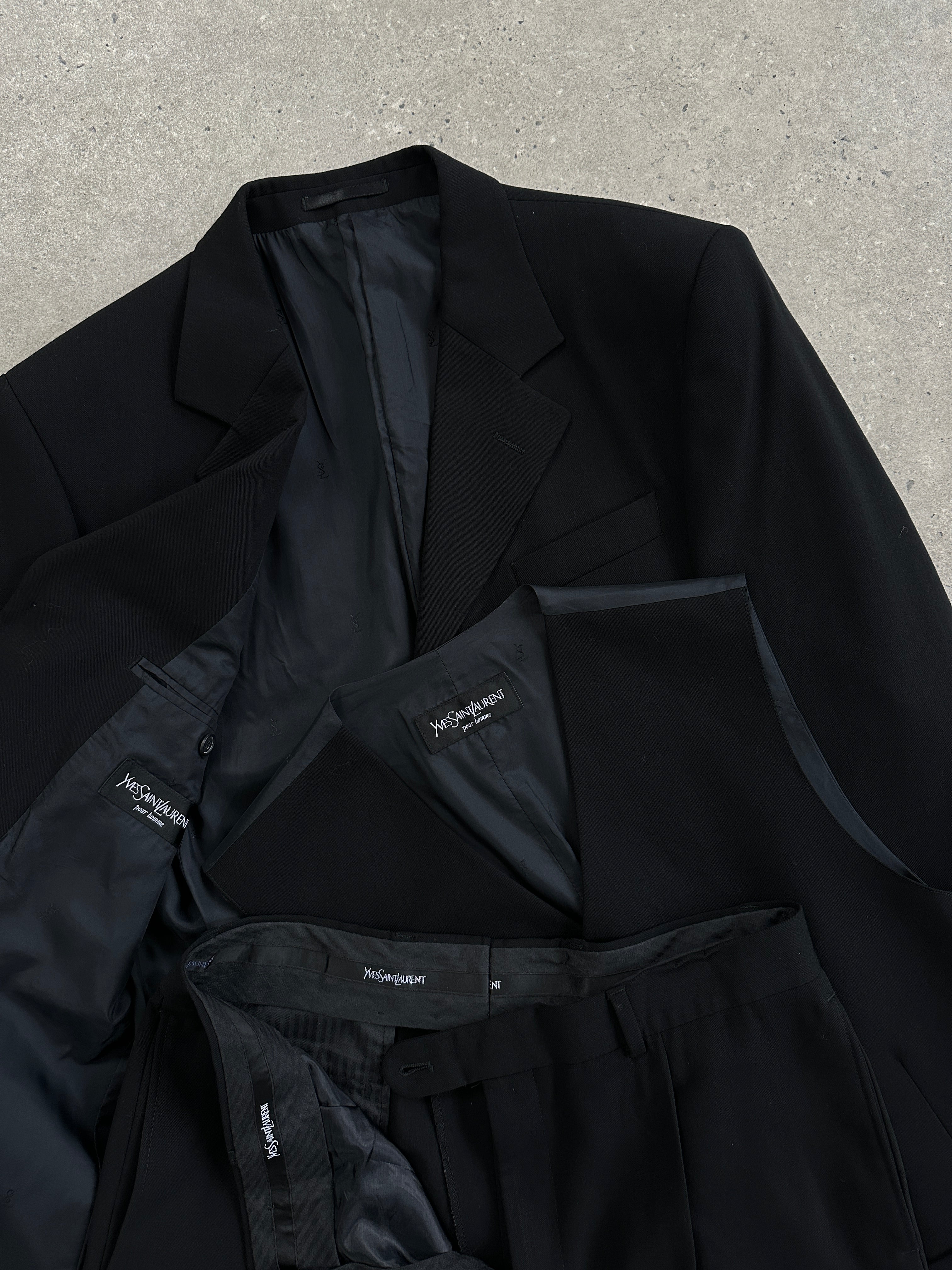 Yves Saint Laurent Pour Homme 1990s pure wool three-piece suit in size 40R/W32, showing tailored jacket, vest, and trousers.