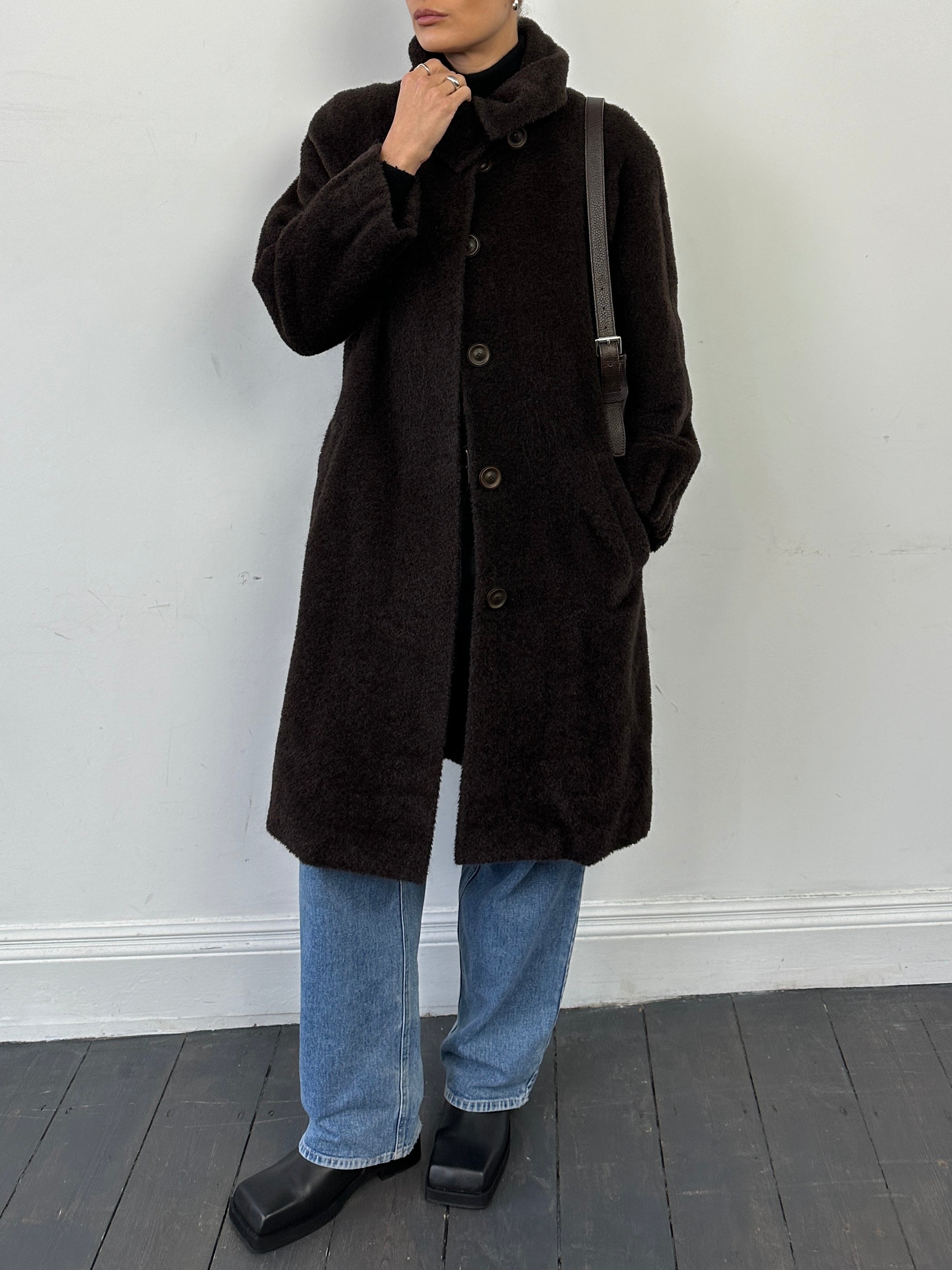 Vintage Italian vintage wool mohair teddy coat with concealed placket, size M, showcasing classic design and textured fabric.
