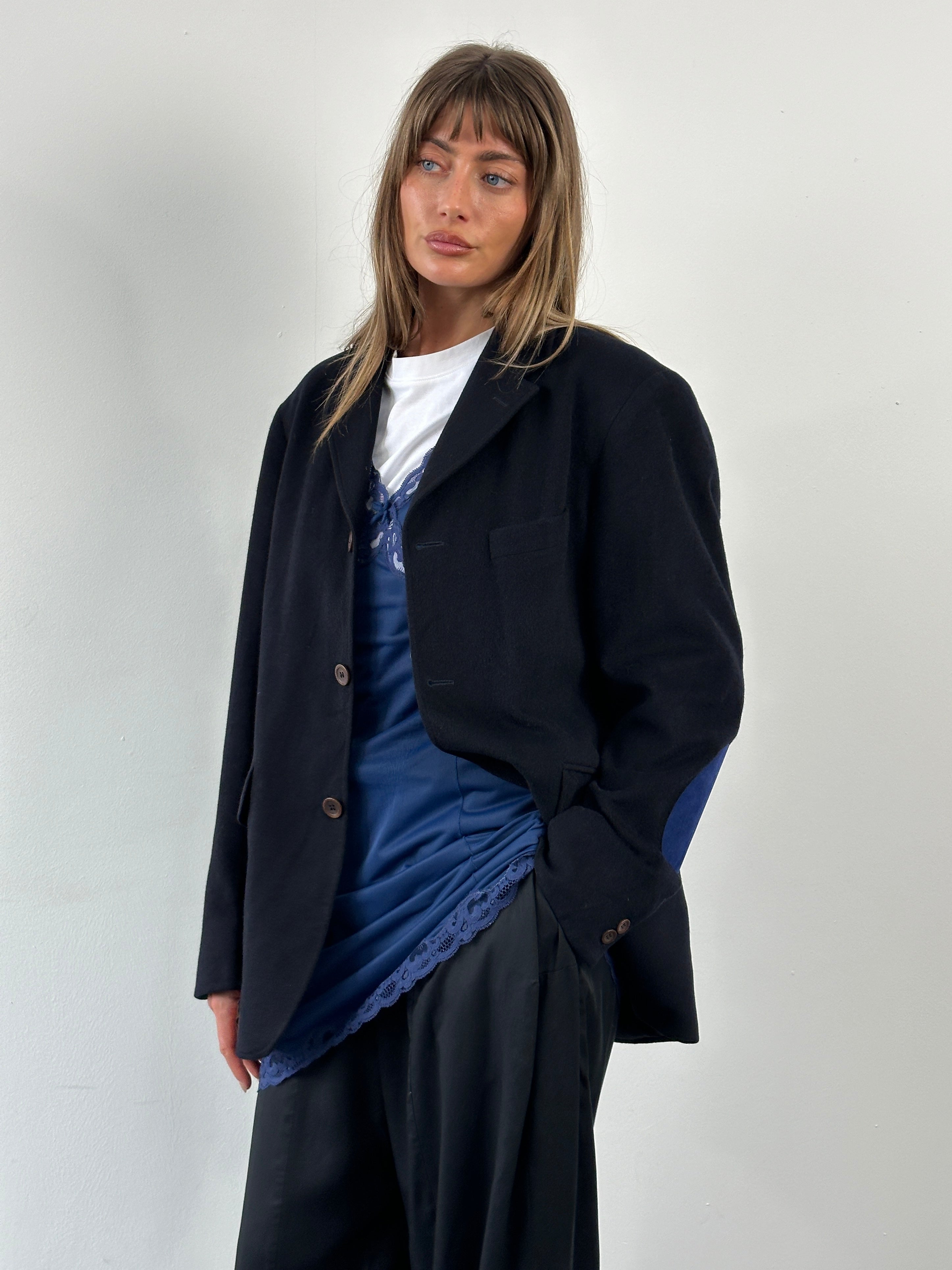 Vintage 1990s pure cashmere blazer, single-breasted style in size 42R/XL, with classic tailored fit and timeless design.
