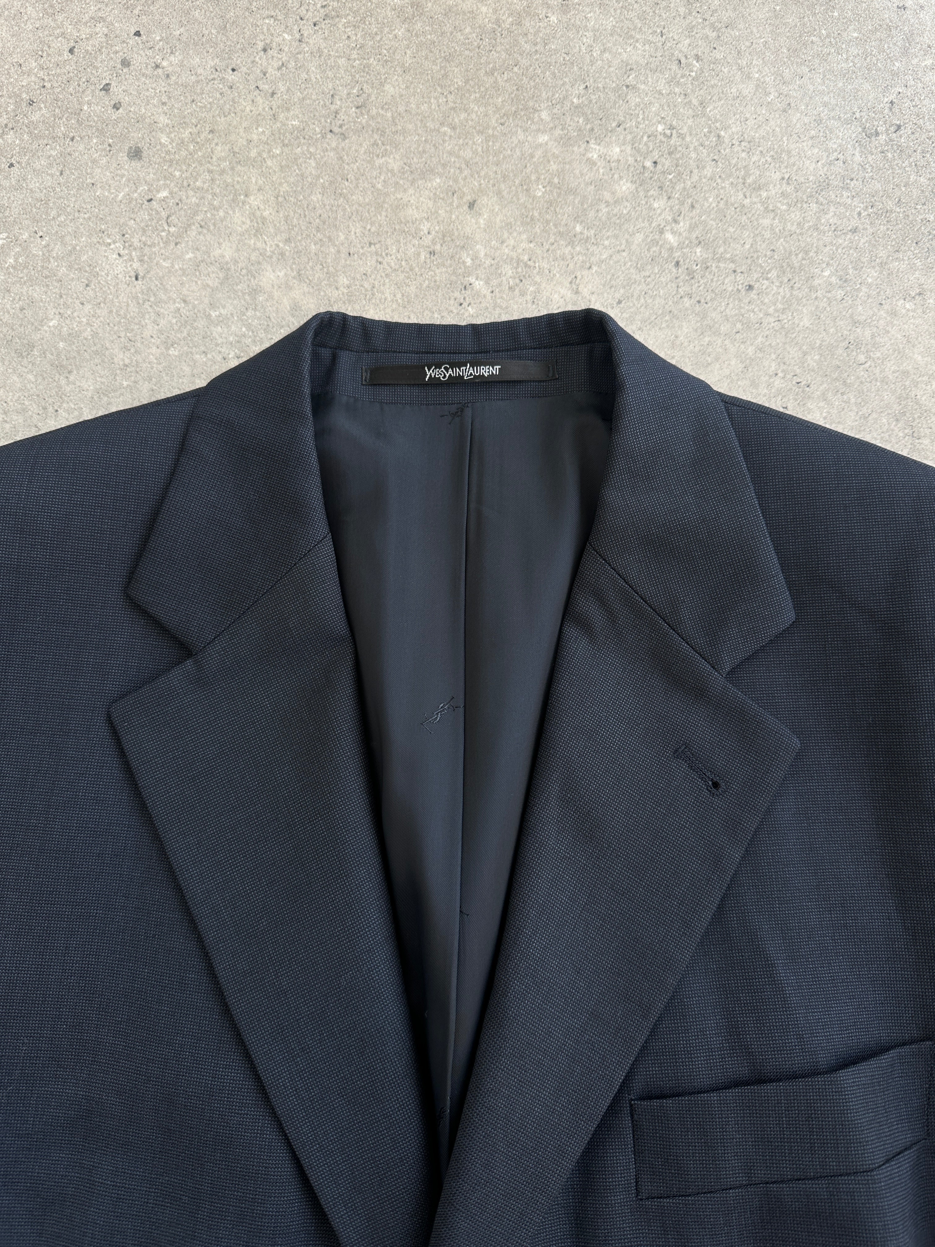 Yves Saint Laurent Pour Homme 1990s pure wool single-breasted blazer, size 42R/XL, in a classic tailored design.
