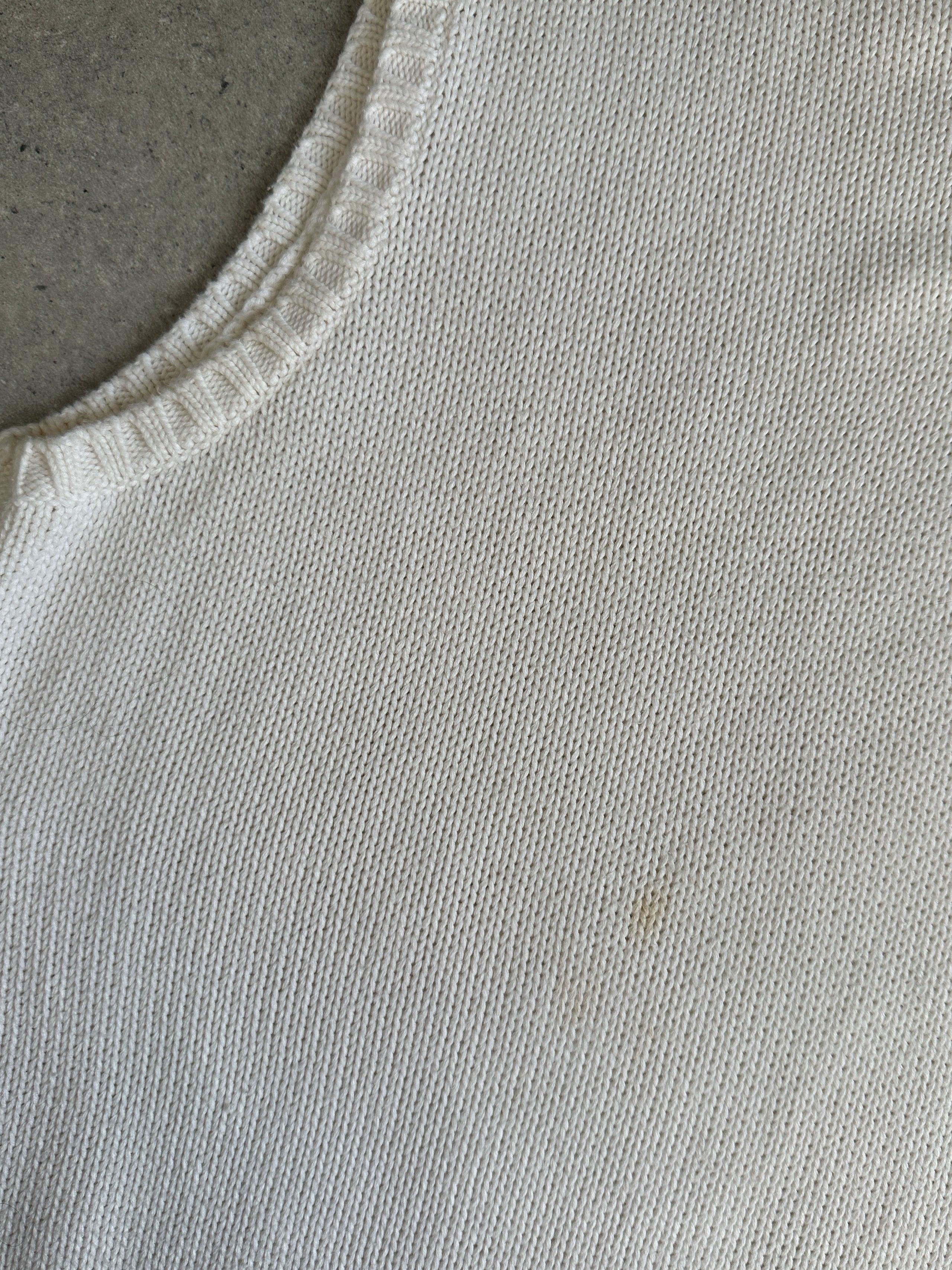 Ralph Lauren Polo sleeveless cotton vest with logo detail, XL size, featuring a classic fit and smooth fabric.