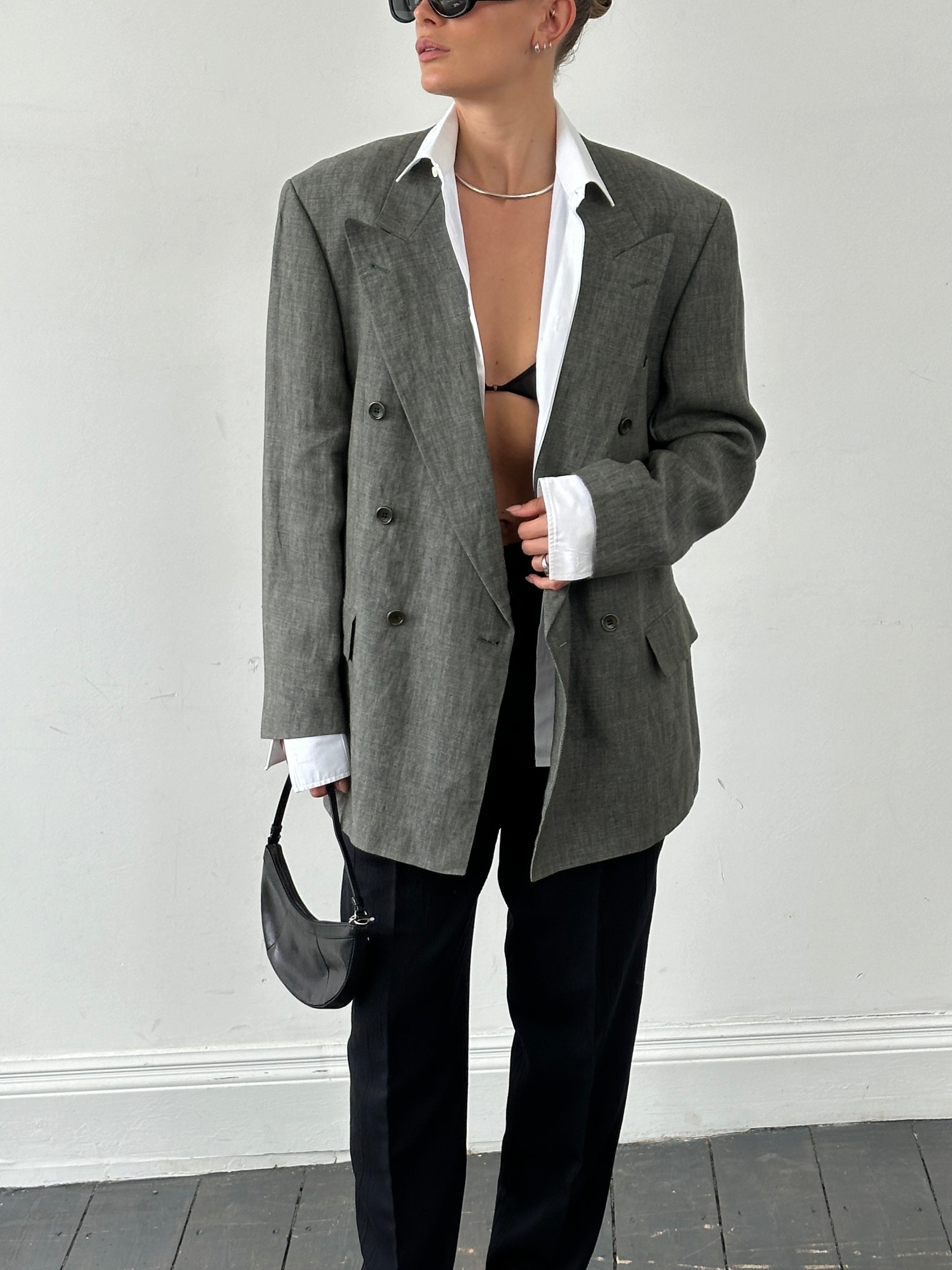 Hugo Boss Pure Linen double-breasted blazer with large lapel in size 40R/XL, shown flat on a white background.