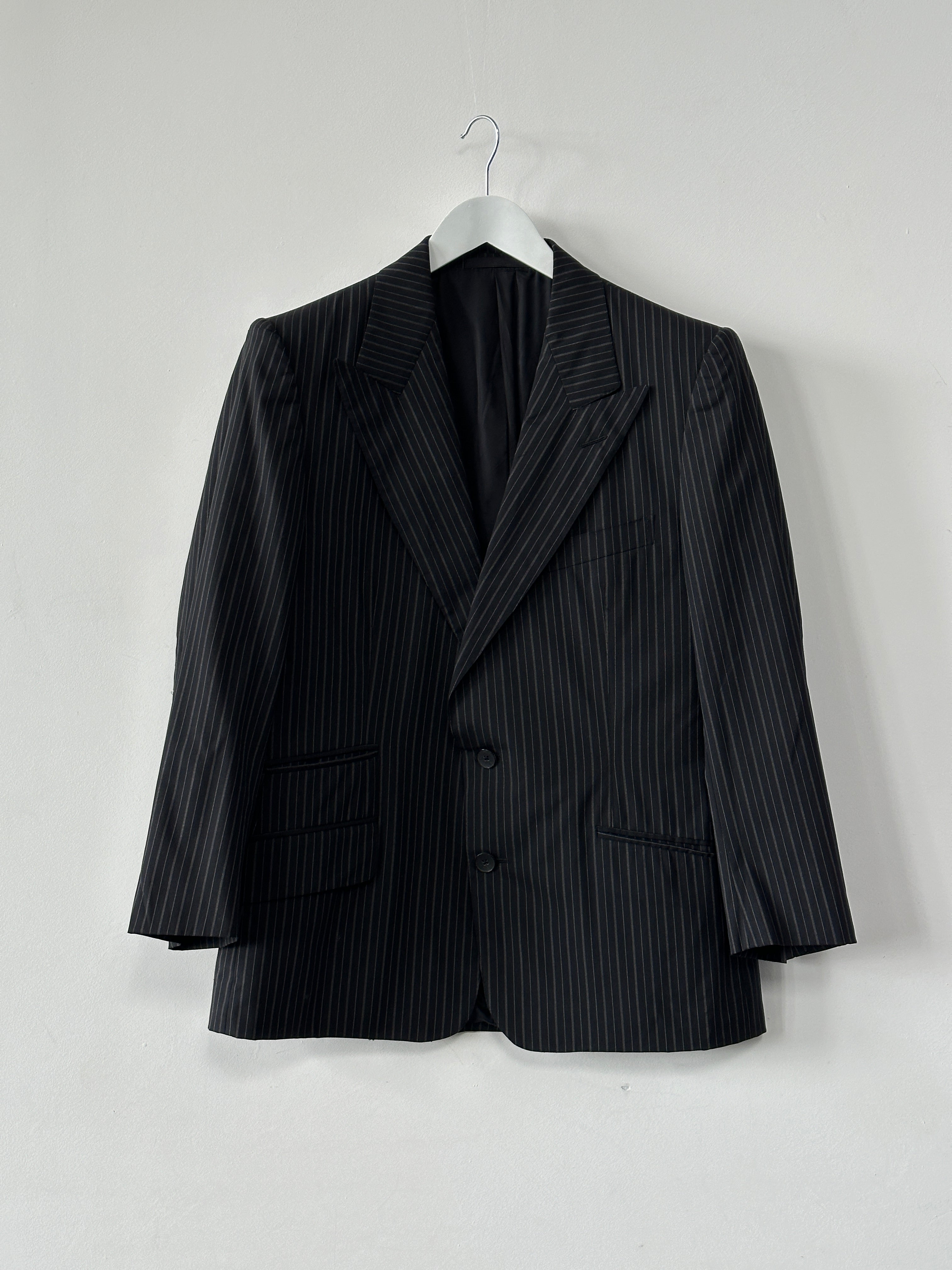 Gucci wool stripe dagger collar blazer in navy and white, size M, featuring tailored fit and classic lapel design.
