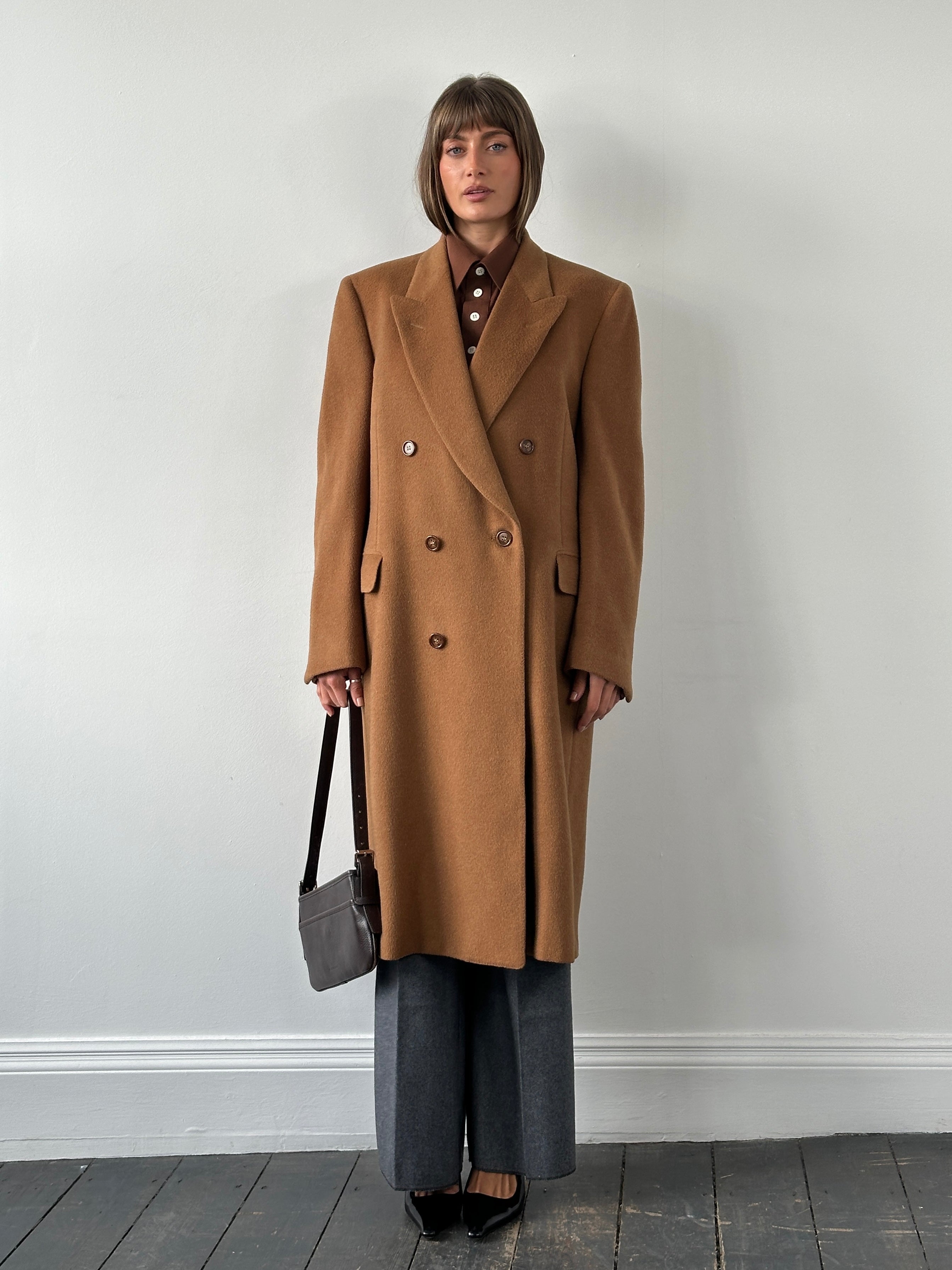 Vintage Italian 1980s double-breasted cashmere coat in XL, classic style with rich texture and timeless elegance.
