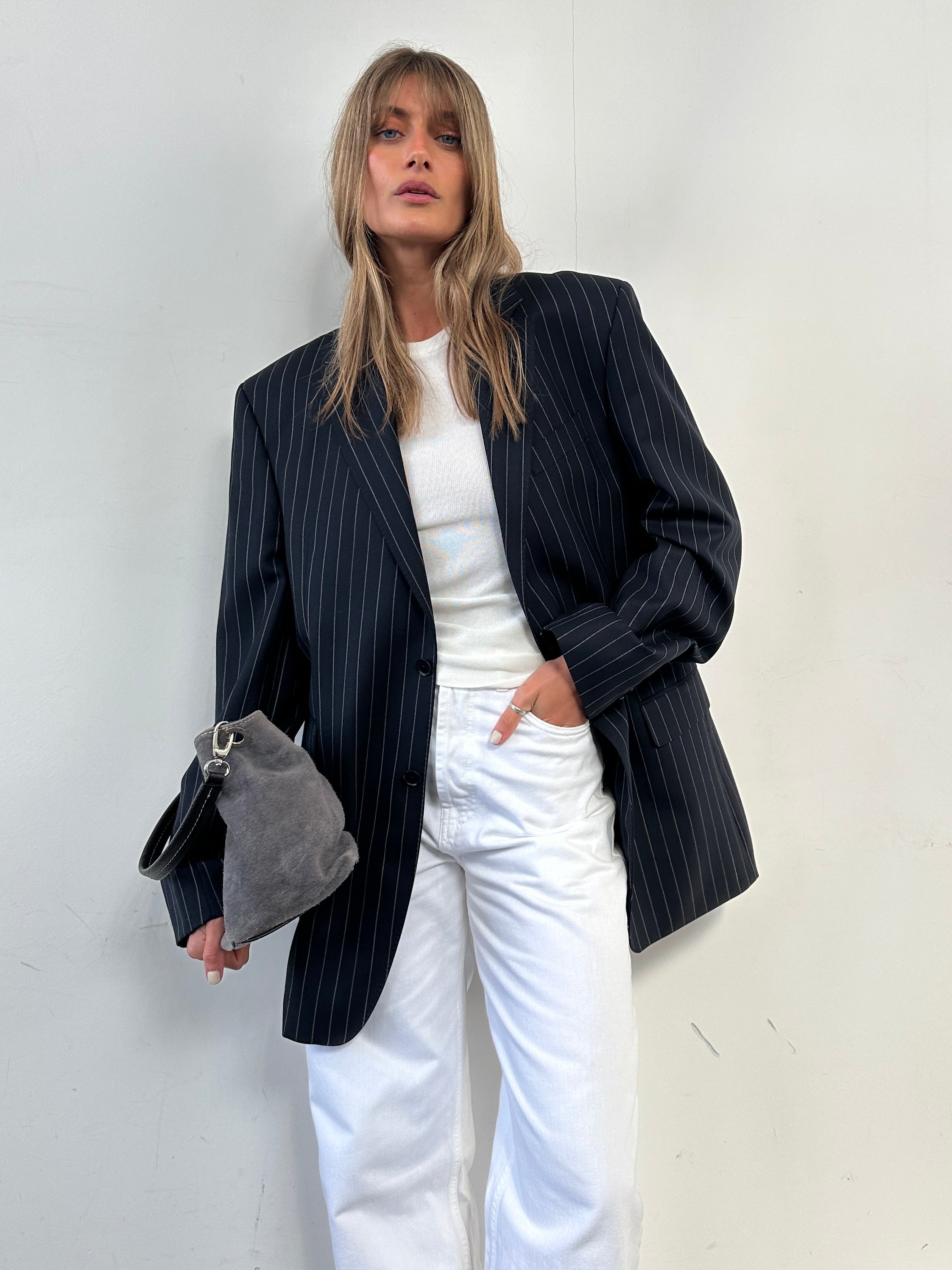 Vintage pinstripe pure wool single-breasted blazer in size 44L/XXL, featuring classic tailored design and notch lapels.