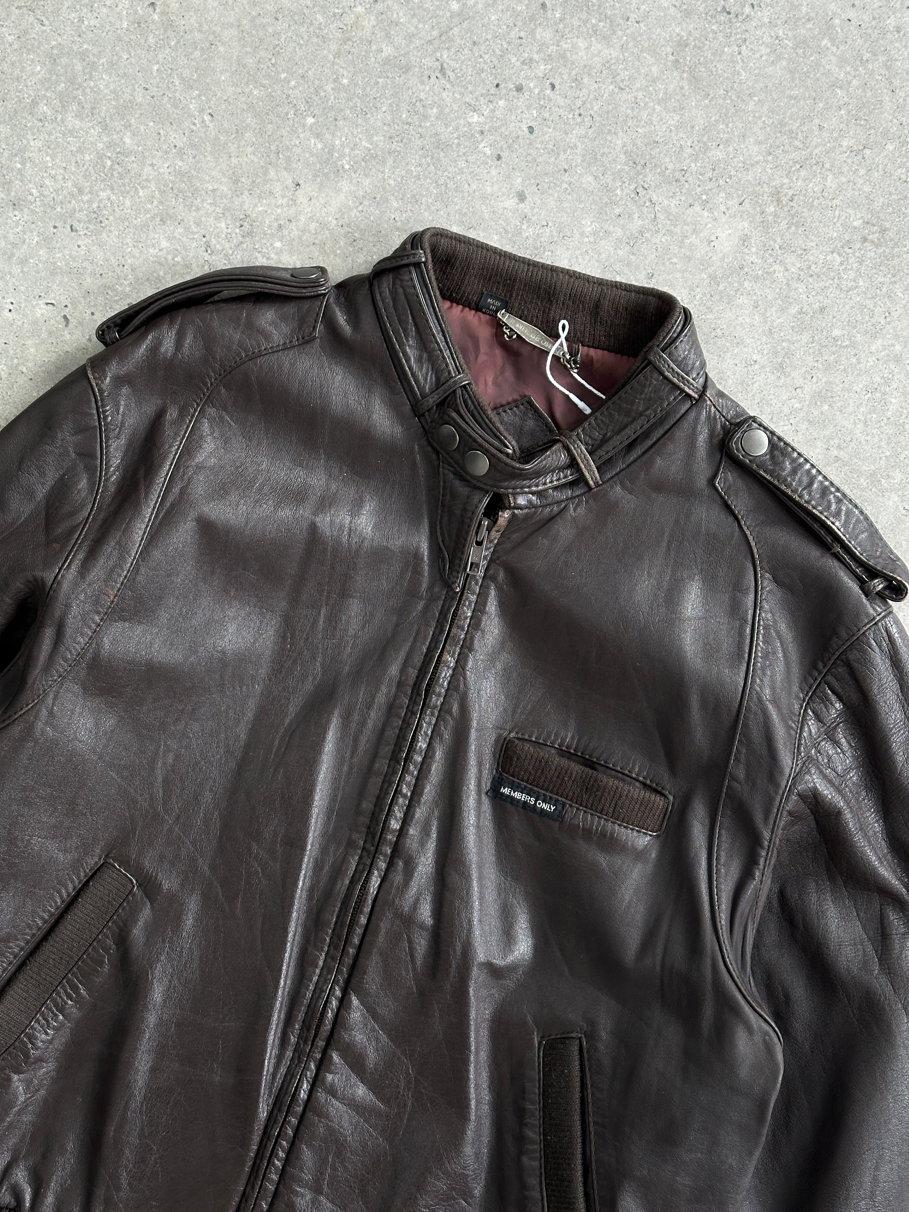 Vintage Moto Leather Bomber Jacket in size M, featuring classic design and durable leather construction.