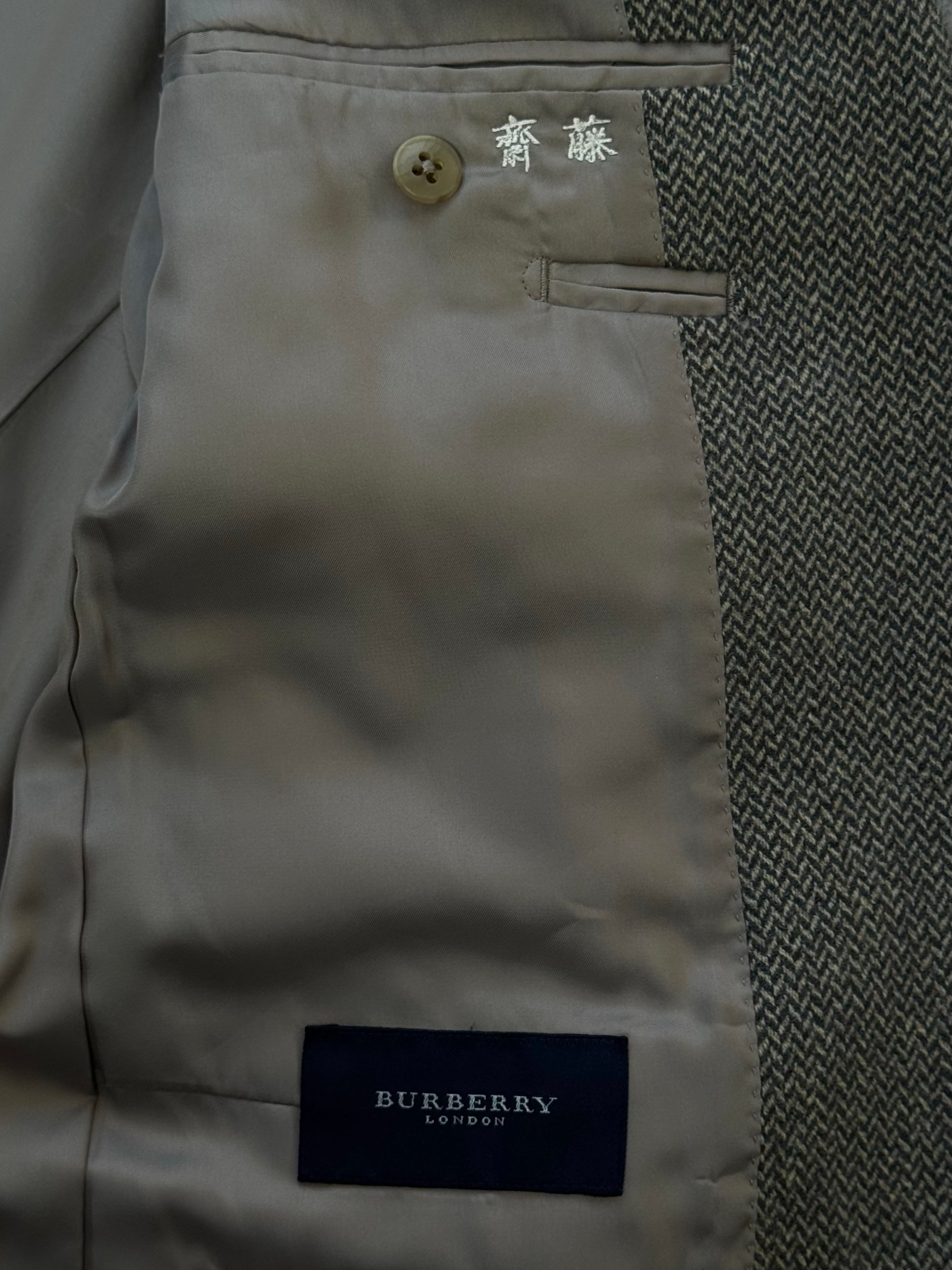 Burberry London 1990s pure wool herringbone blazer in size L, featuring classic tailored fit and vintage British style.