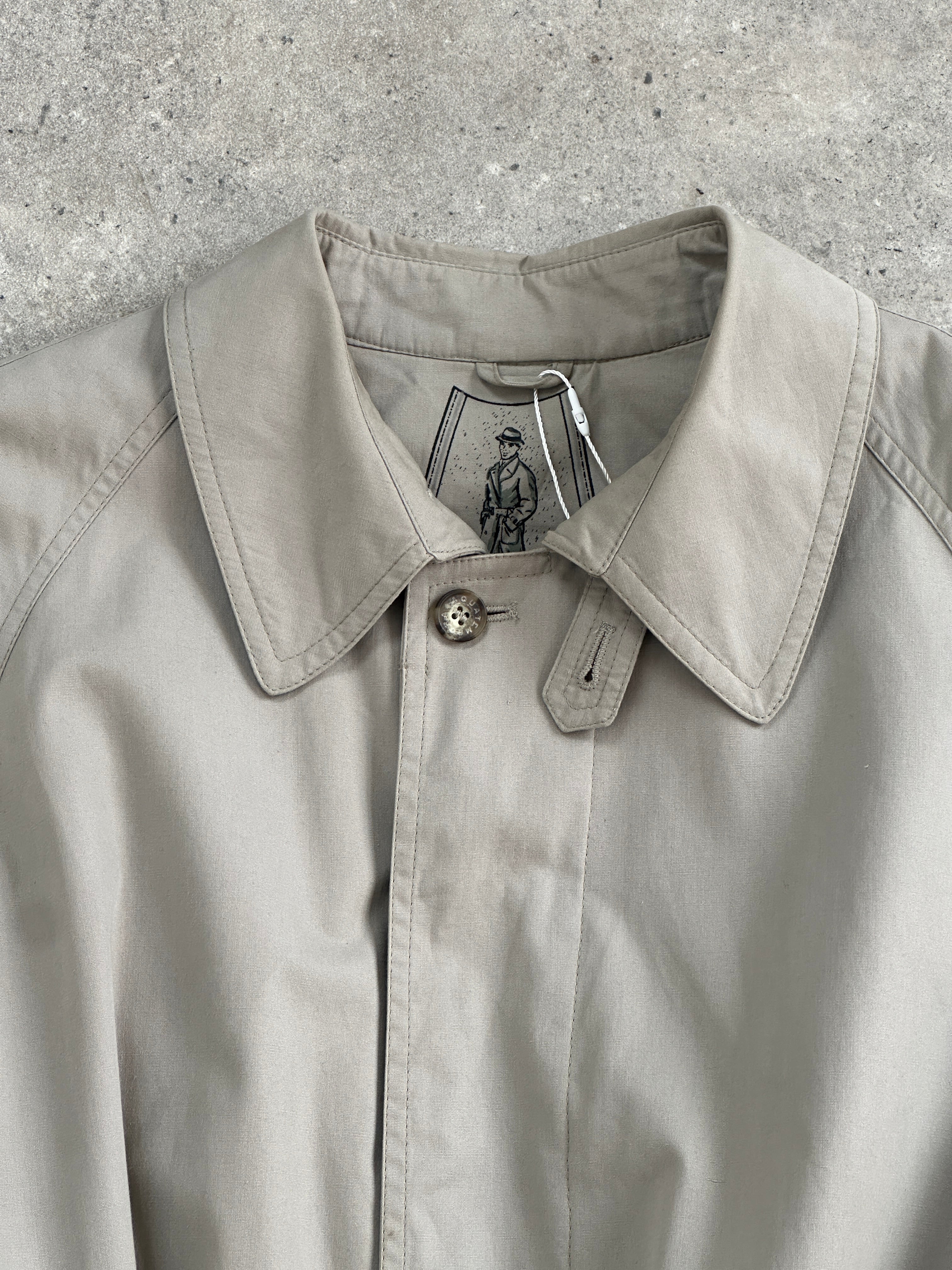 Vintage Italian vintage concealed placket belted trench coat in XL, showcasing classic design and belted waist detail.