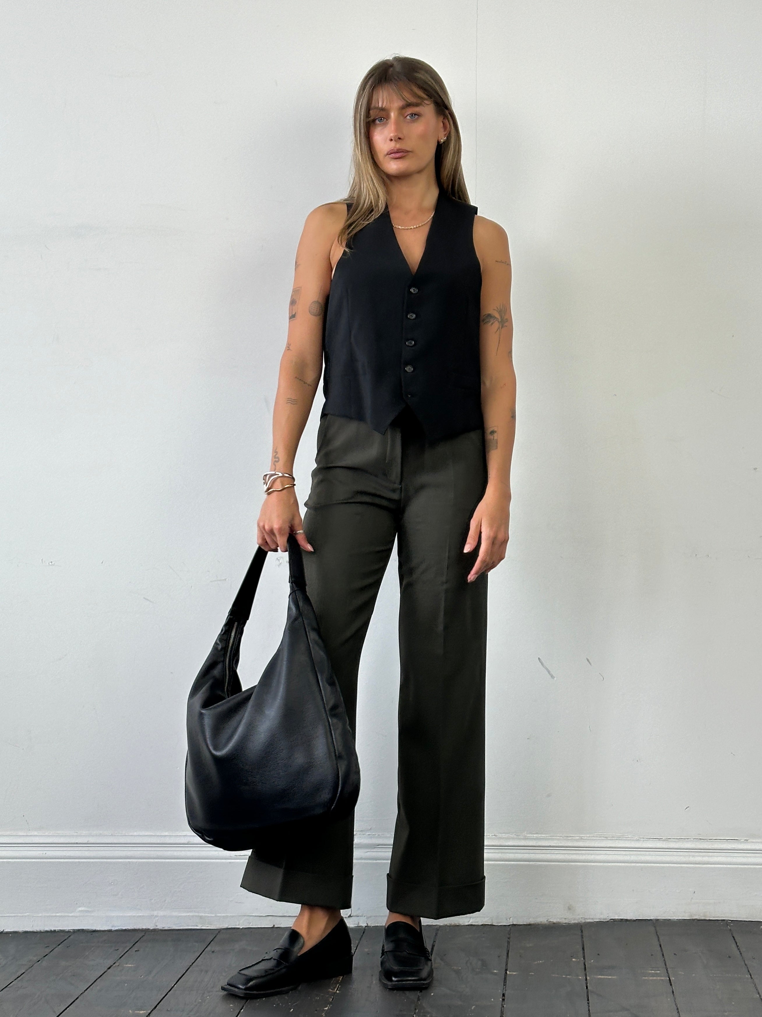 Vintage Italian high-waisted straight-leg tailored trousers in W26 with classic tailored fit and vintage style.