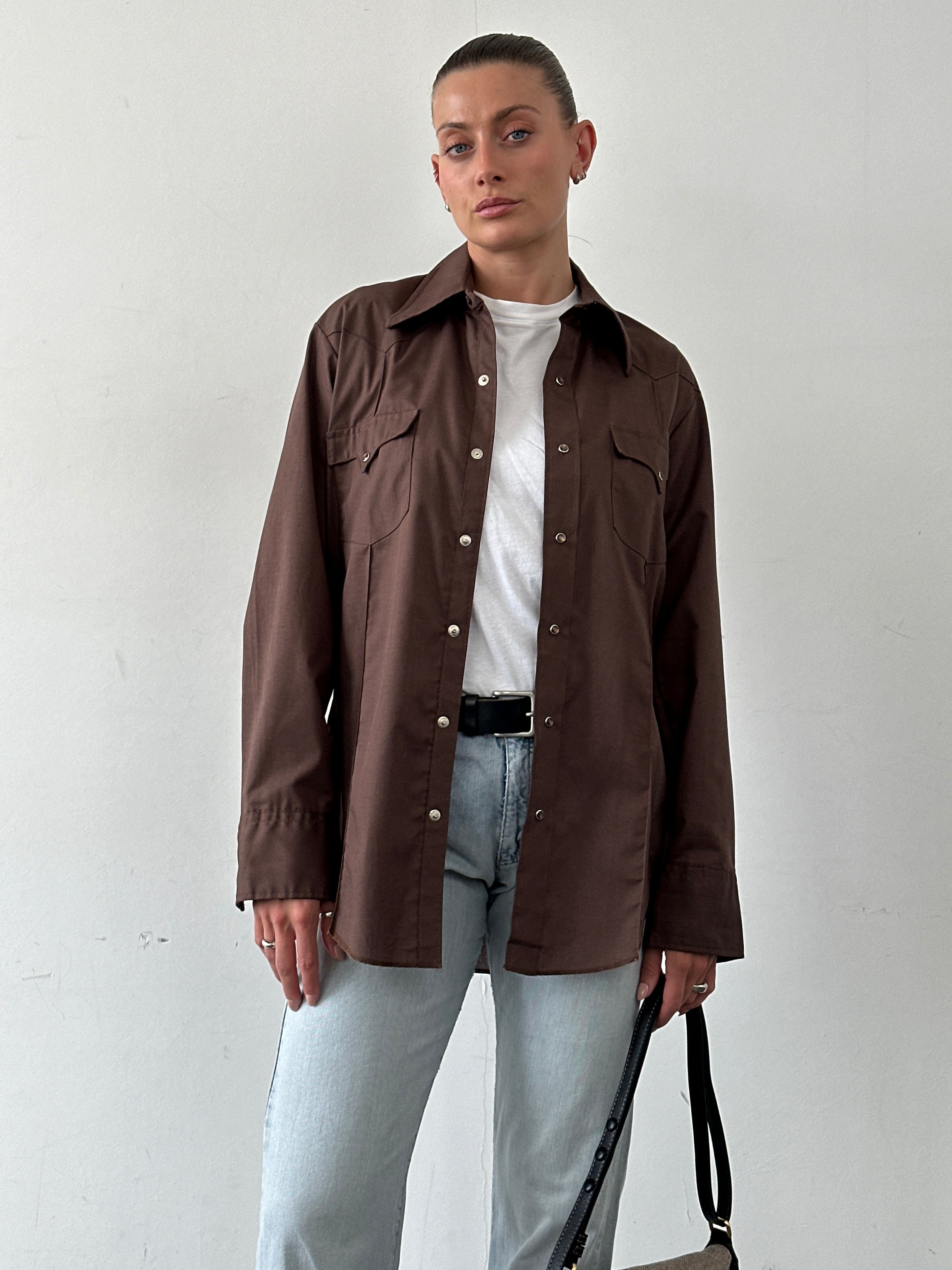 Vintage Western cotton dagger collar shirt in size M/L, featuring a classic design with Western-inspired details.