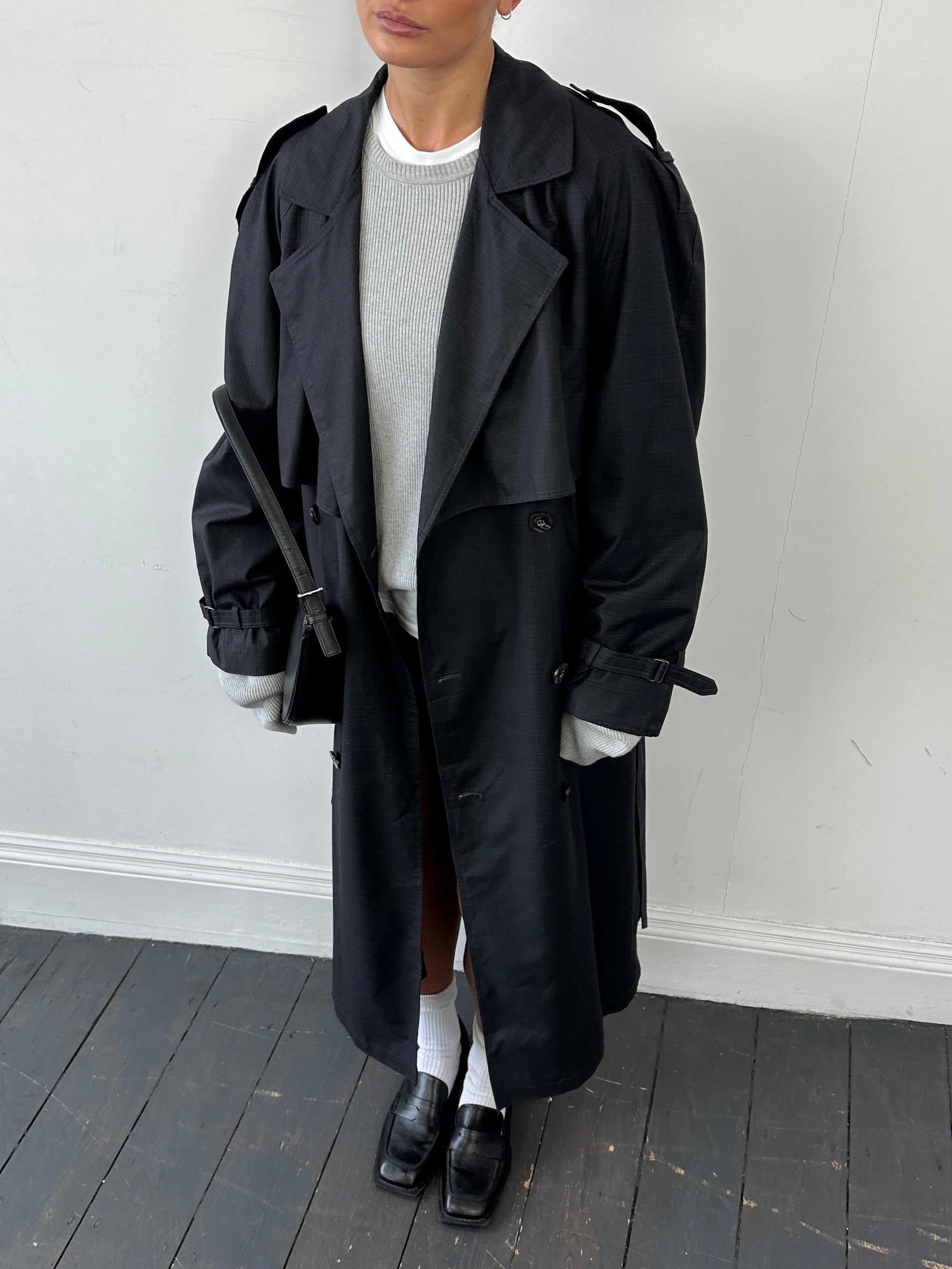 Christian Dior cotton double-breasted belted trench coat in XL, featuring classic design and stylish details.
