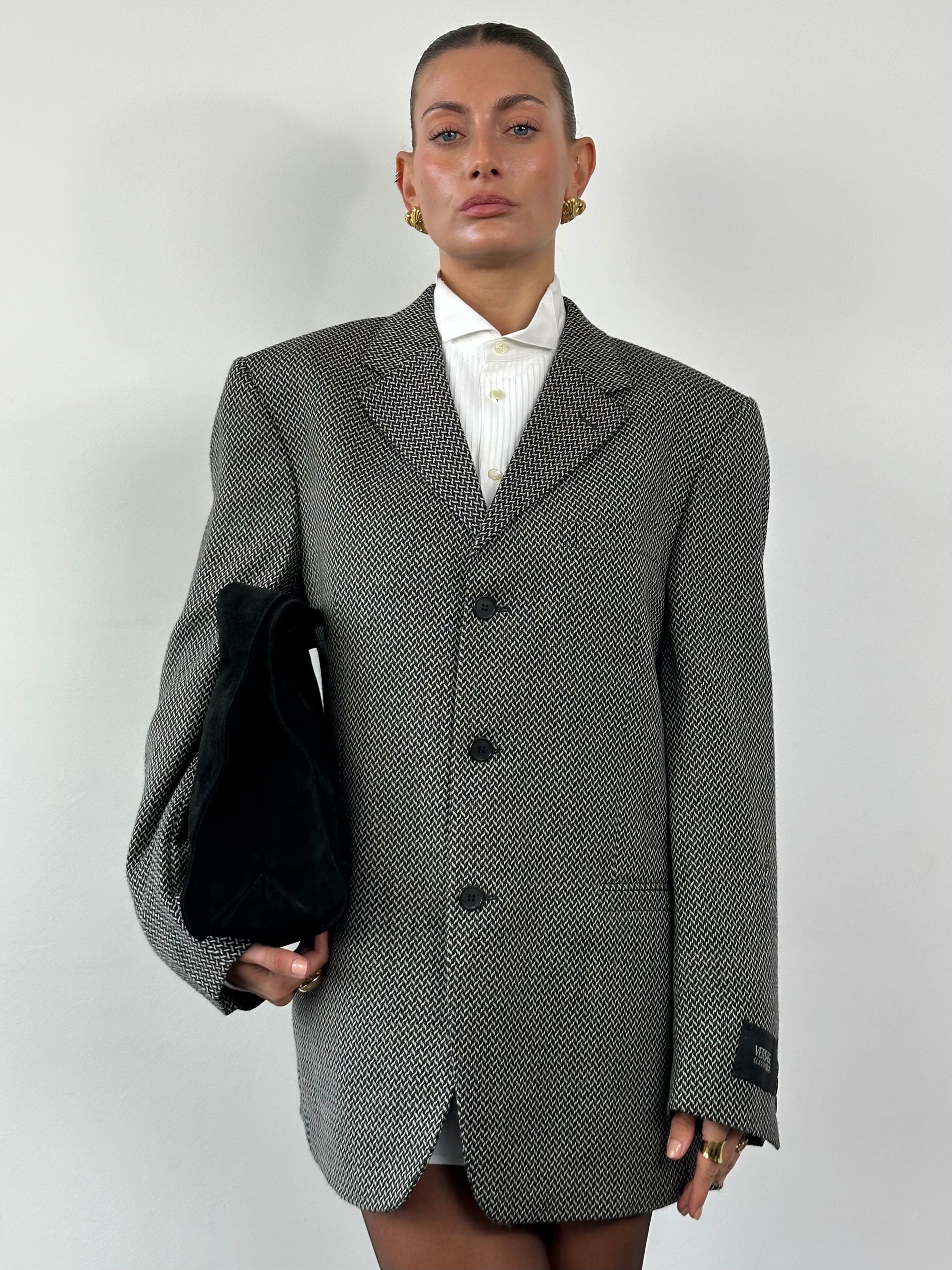 Versace Classic V2 1993 pure wool woven blazer in size 42R/XL, featuring a tailored fit and intricate woven pattern.