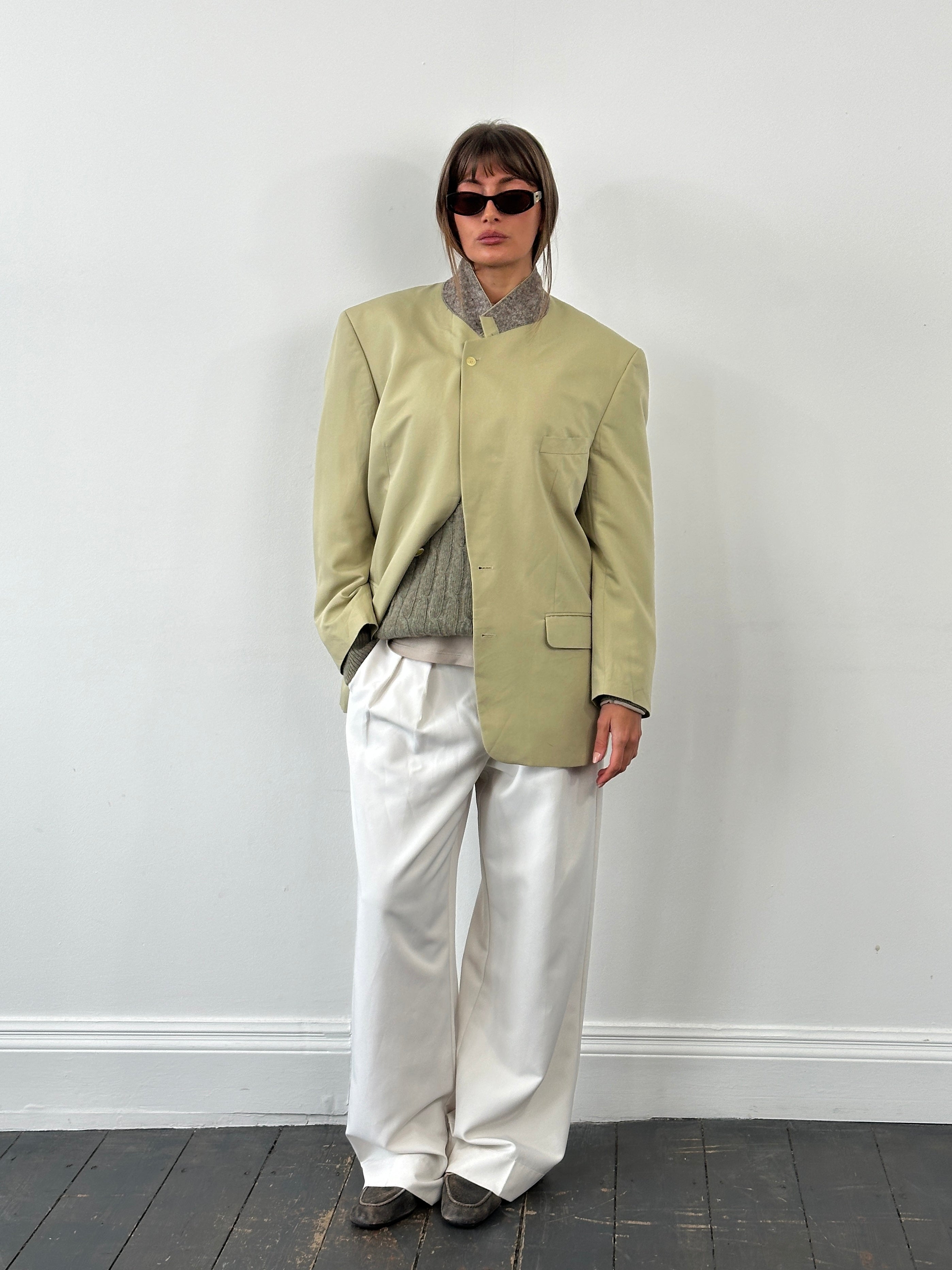 Yves Saint Laurent Pour Homme 1990s high neck single-breasted blazer in size 42R/L, tailored men's fashion blazer.
