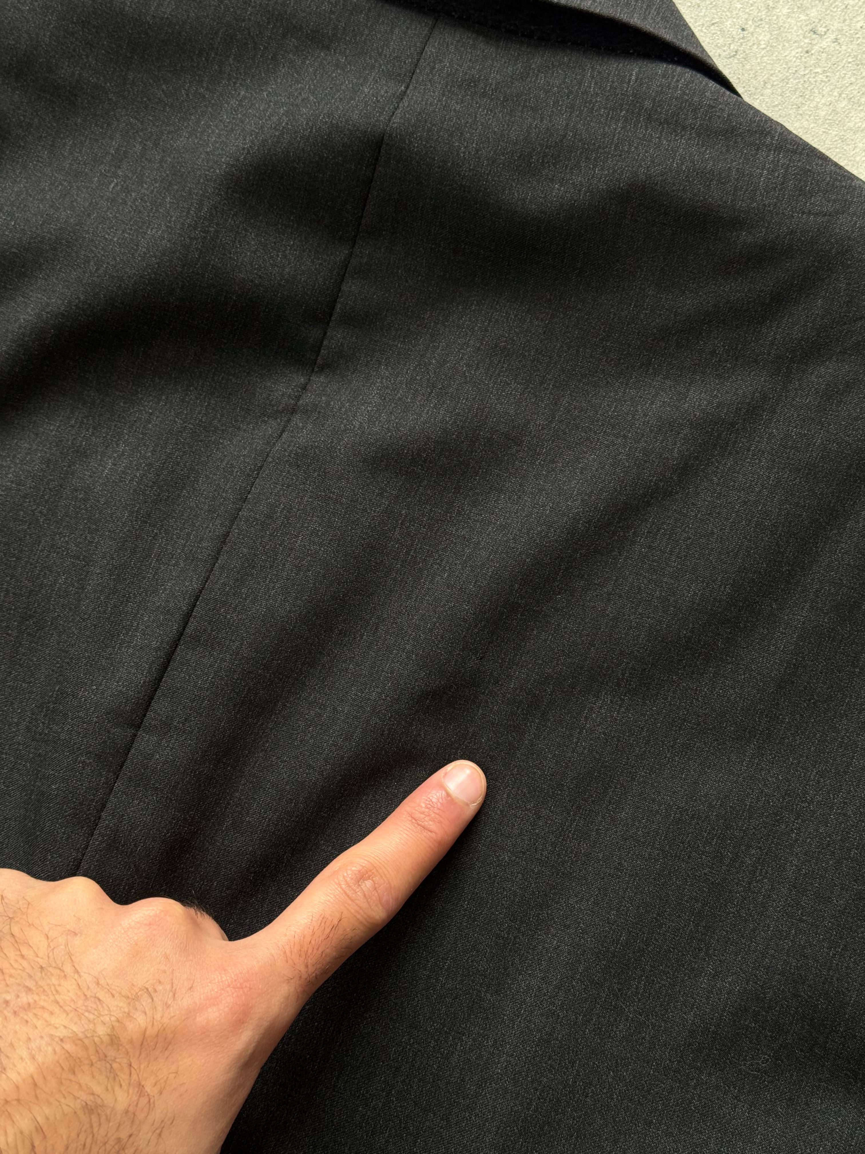 Hugo Boss x Loro Piana 2000s pure wool single-breasted blazer in size 40R/L, shown on a hanger, with classic tailored fit.