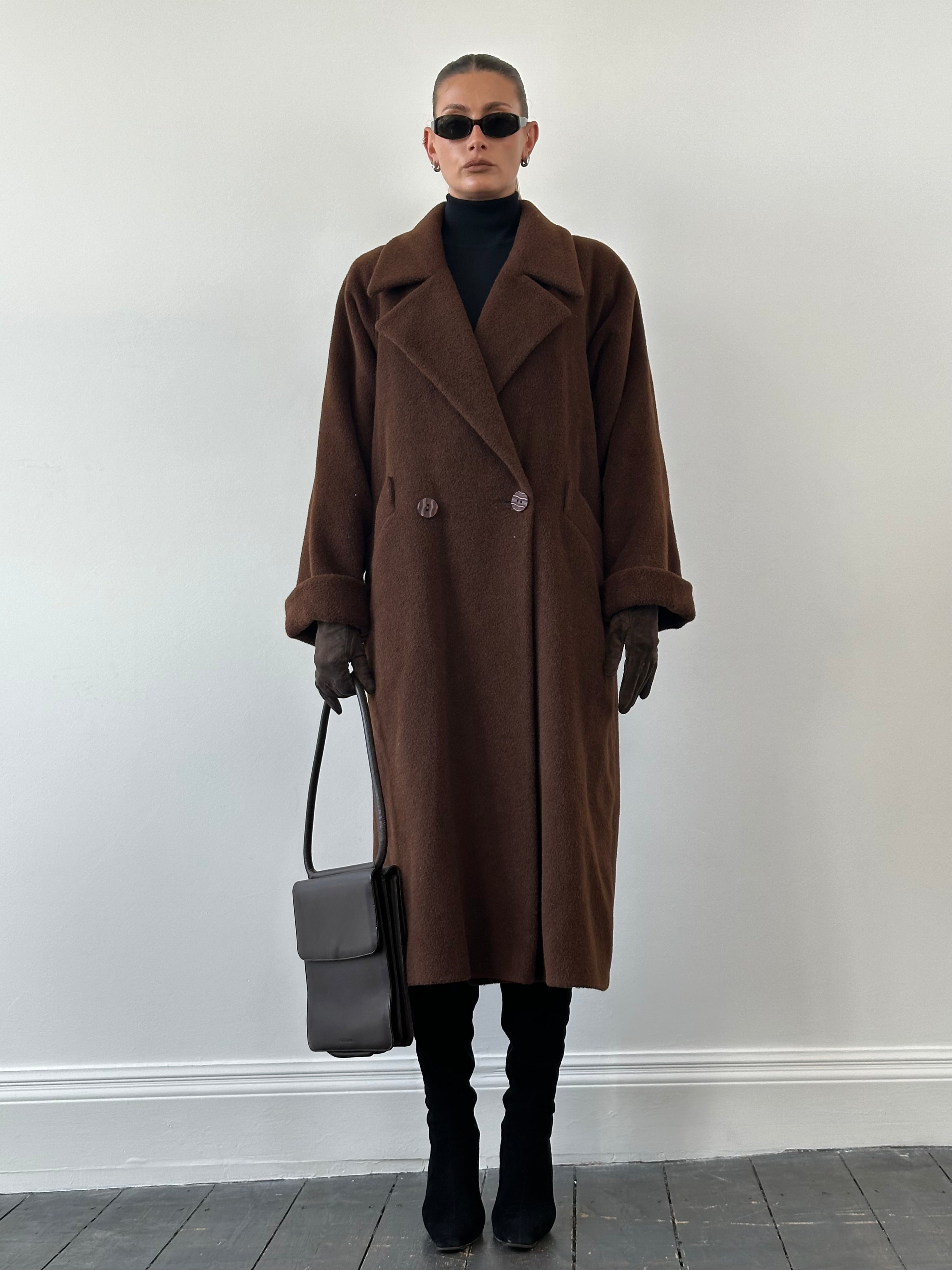Vintage alpaca wool relaxed fuzzy coat in XL, showcasing a cozy, textured coat with a soft, vintage-inspired design.