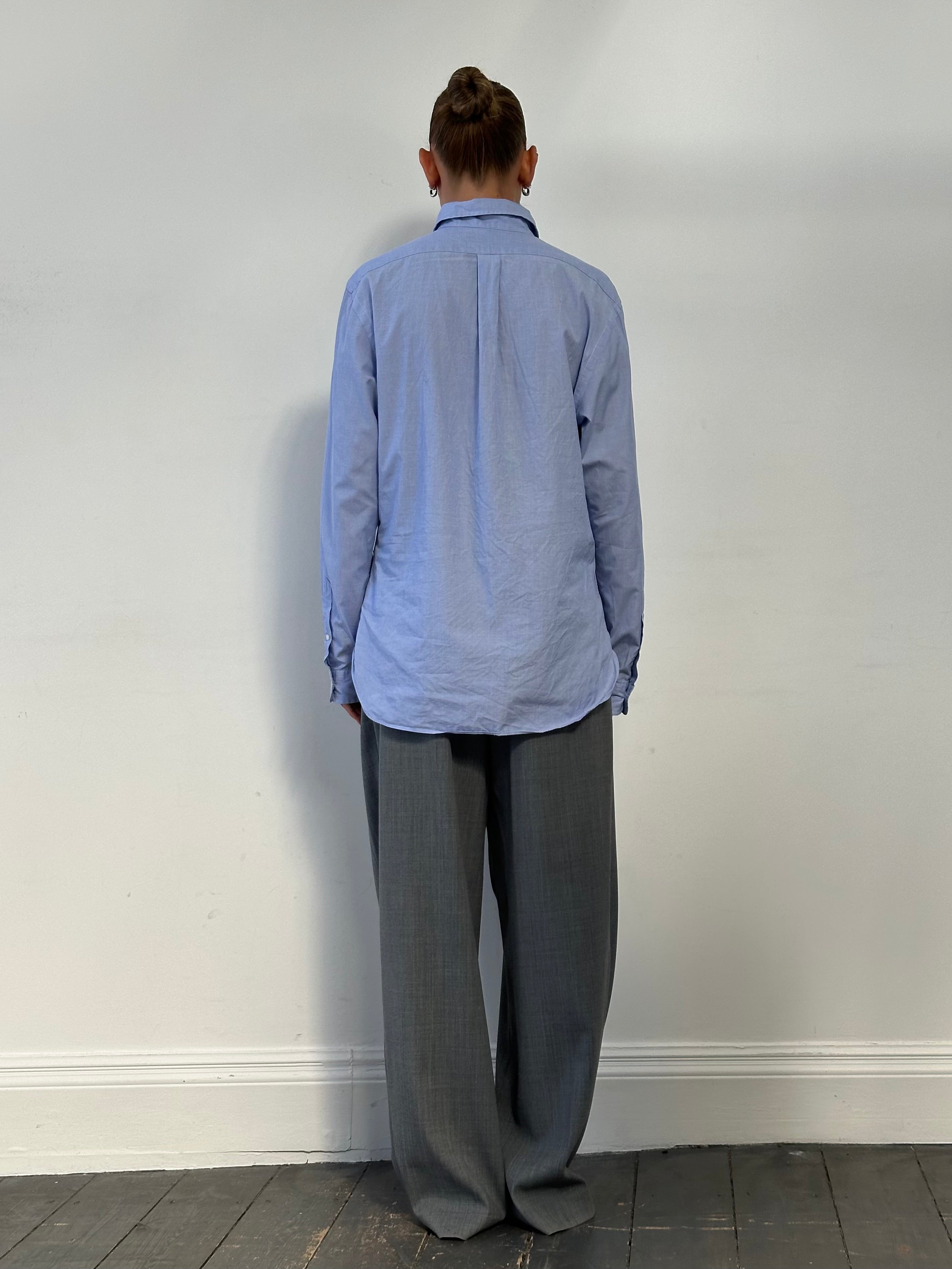Ralph Lauren Pure Cotton Logo Shirt in size L, featuring classic design and embroidered logo on the front.