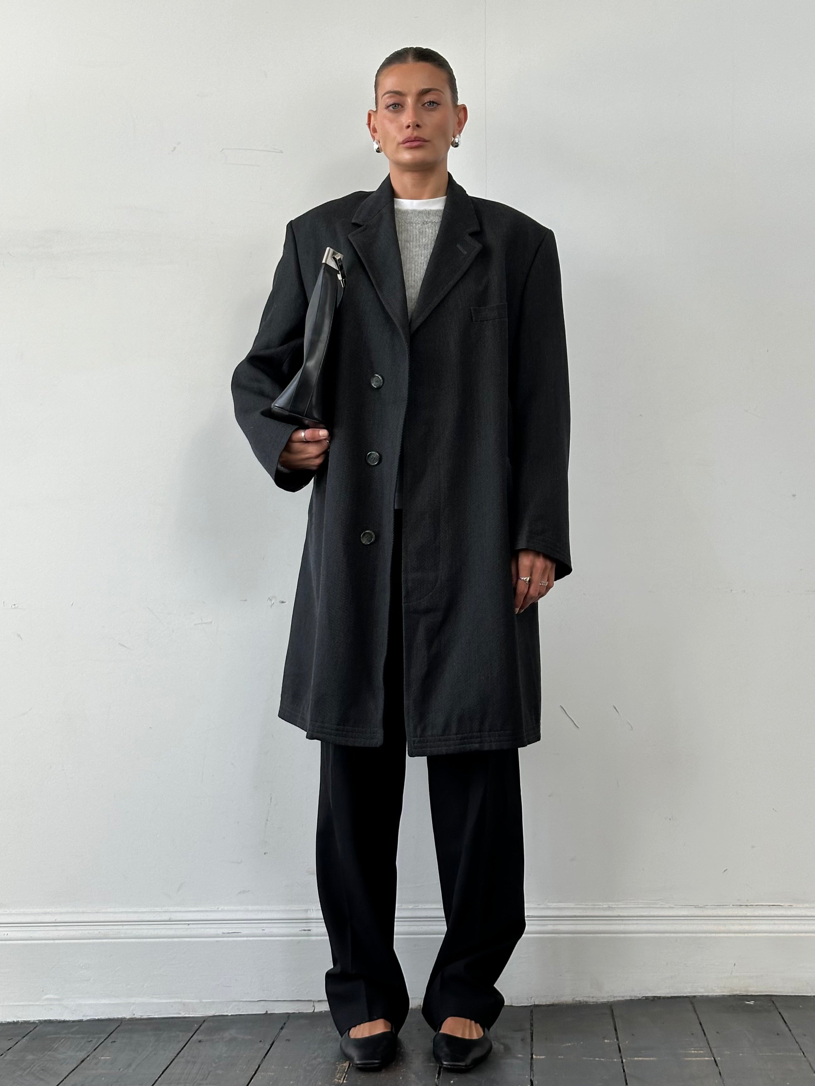 Burberry 1990s pure wool twill coat with concealed placket in XXL size, featuring classic design and tailored fit.