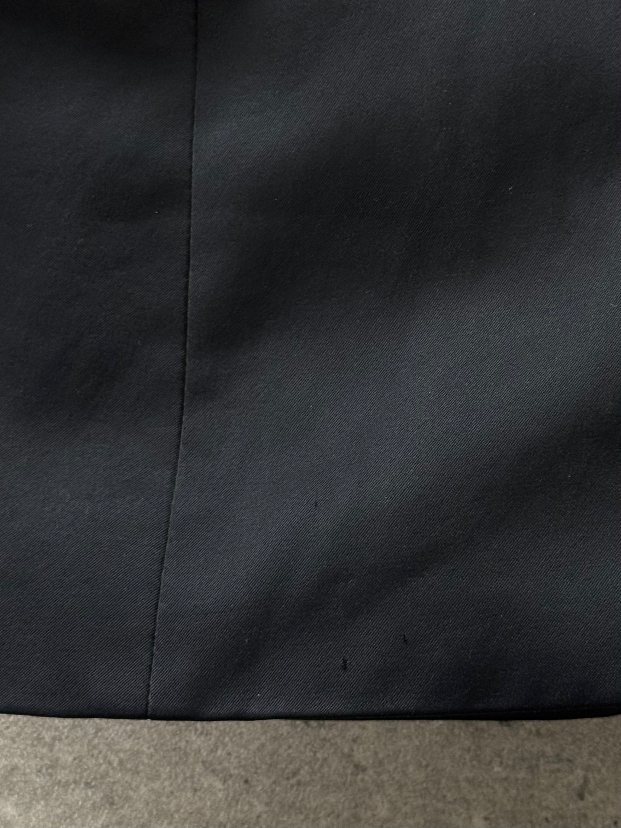 Moschino 2000s Dagger Collar cotton fitted blazer in XS, stylish women's blazer with sharp collar and tailored fit.
