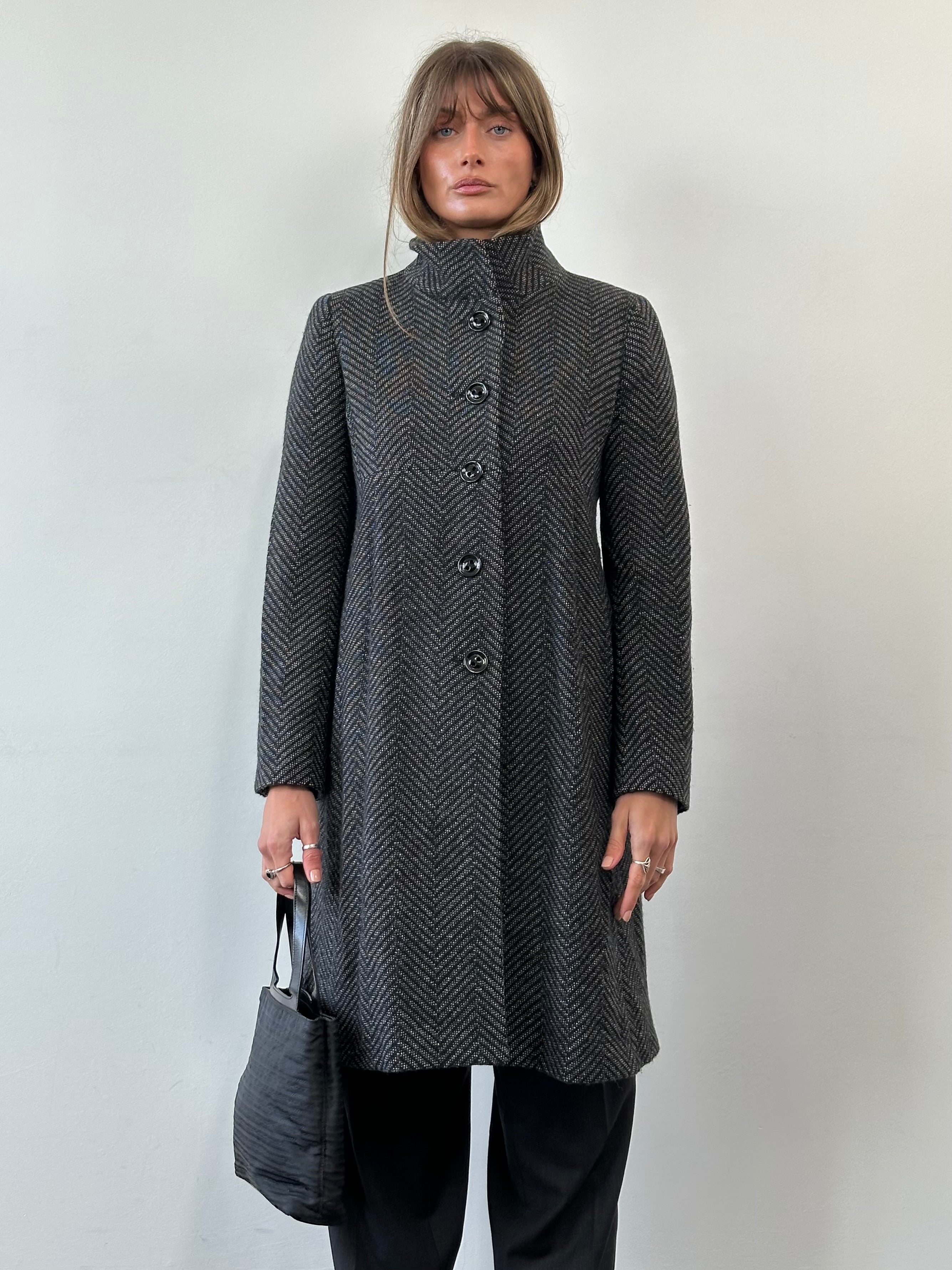 Max Mara wool cashmere herringbone single-breasted coat in size S/M, showcasing tailored fit and classic herringbone pattern.