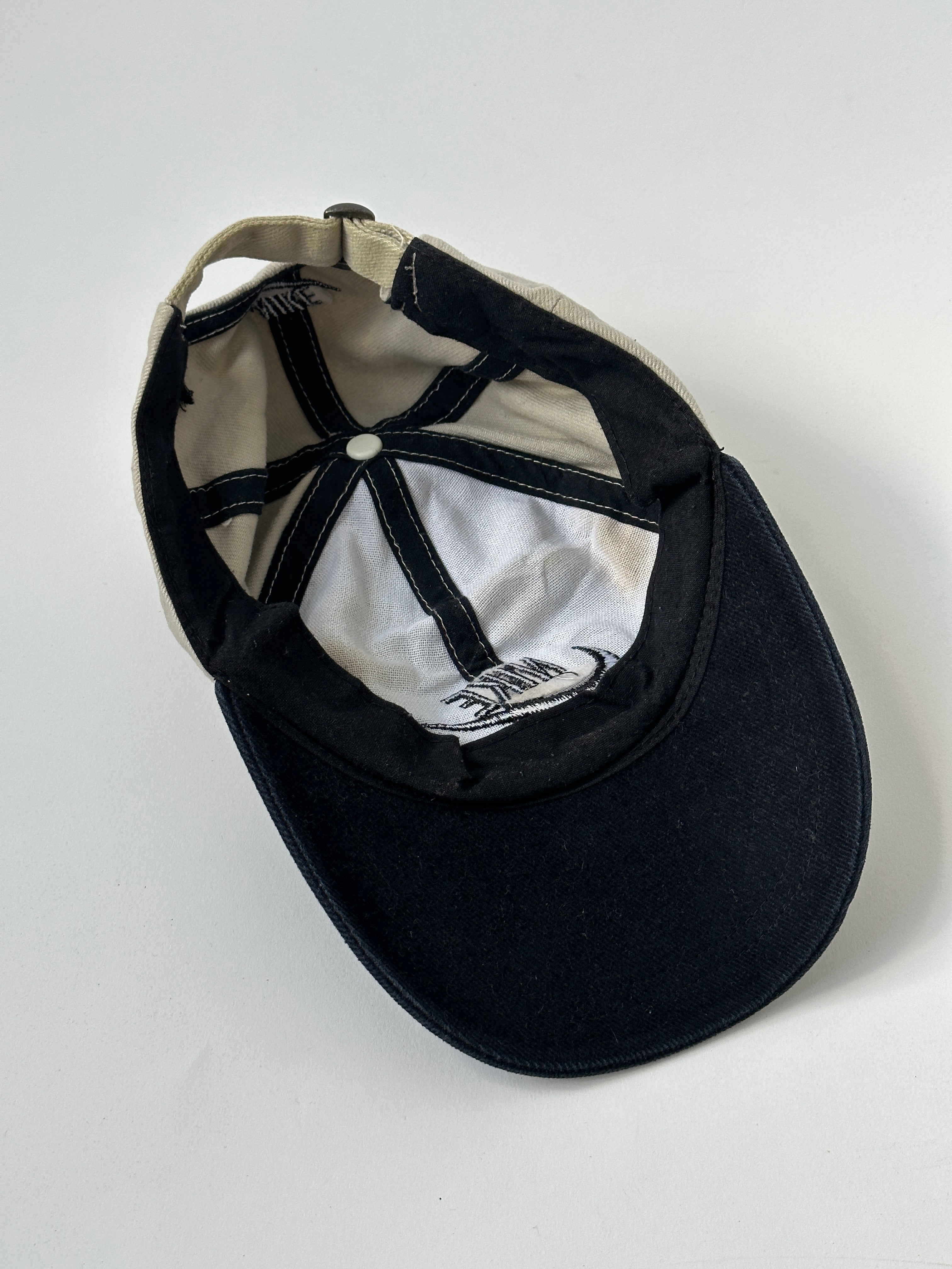 Nike cotton twill baseball cap, adjustable hat with curved brim and Nike logo, casual headwear for everyday wear