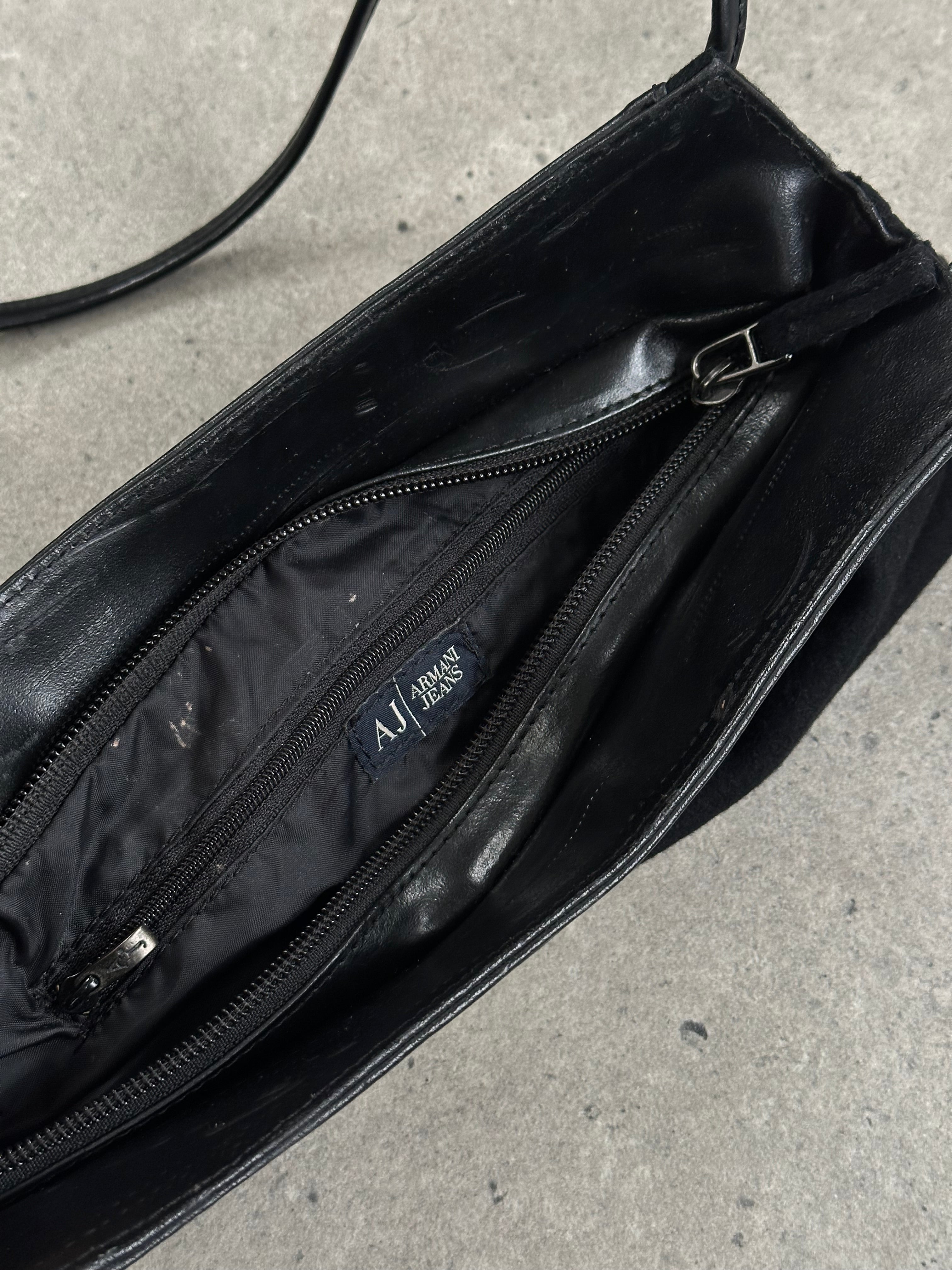 Armani Jeans 2000s wool shoulder bag with structured design and neutral color, featuring a sleek, stylish look and adjustable strap.