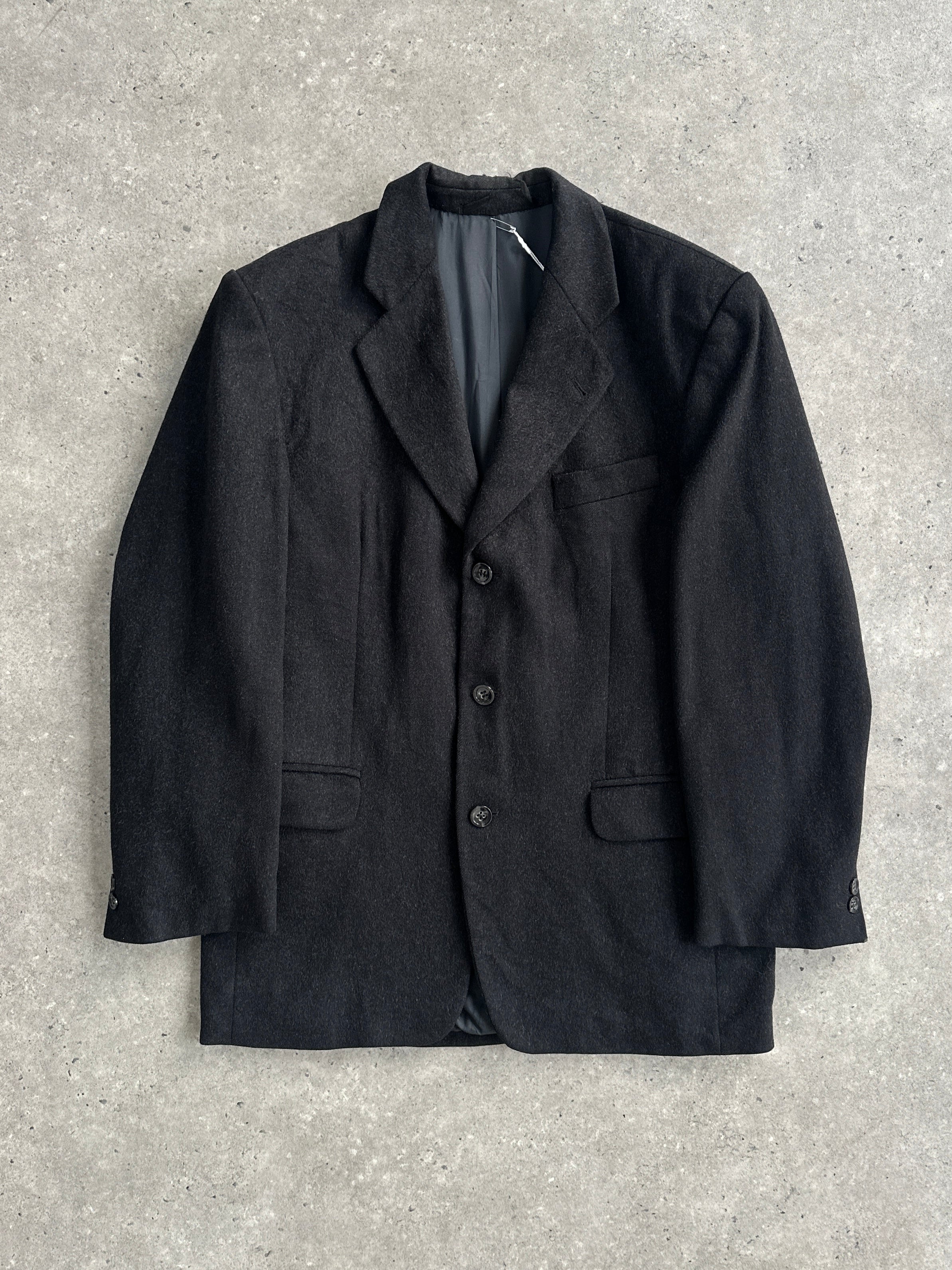 Vintage Italian vintage pure cashmere single-breasted blazer in size 36R/M, shown on a hanger with a classic tailored fit.