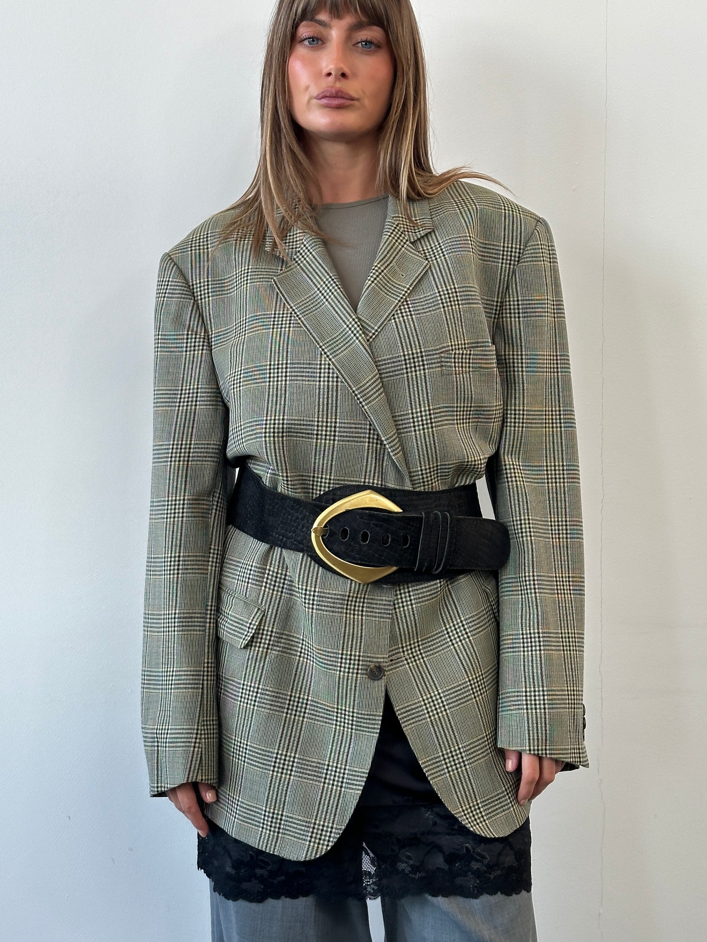 Vintage 1990s chunky textured faux leather belt, W30-36, with retro style and durable design.