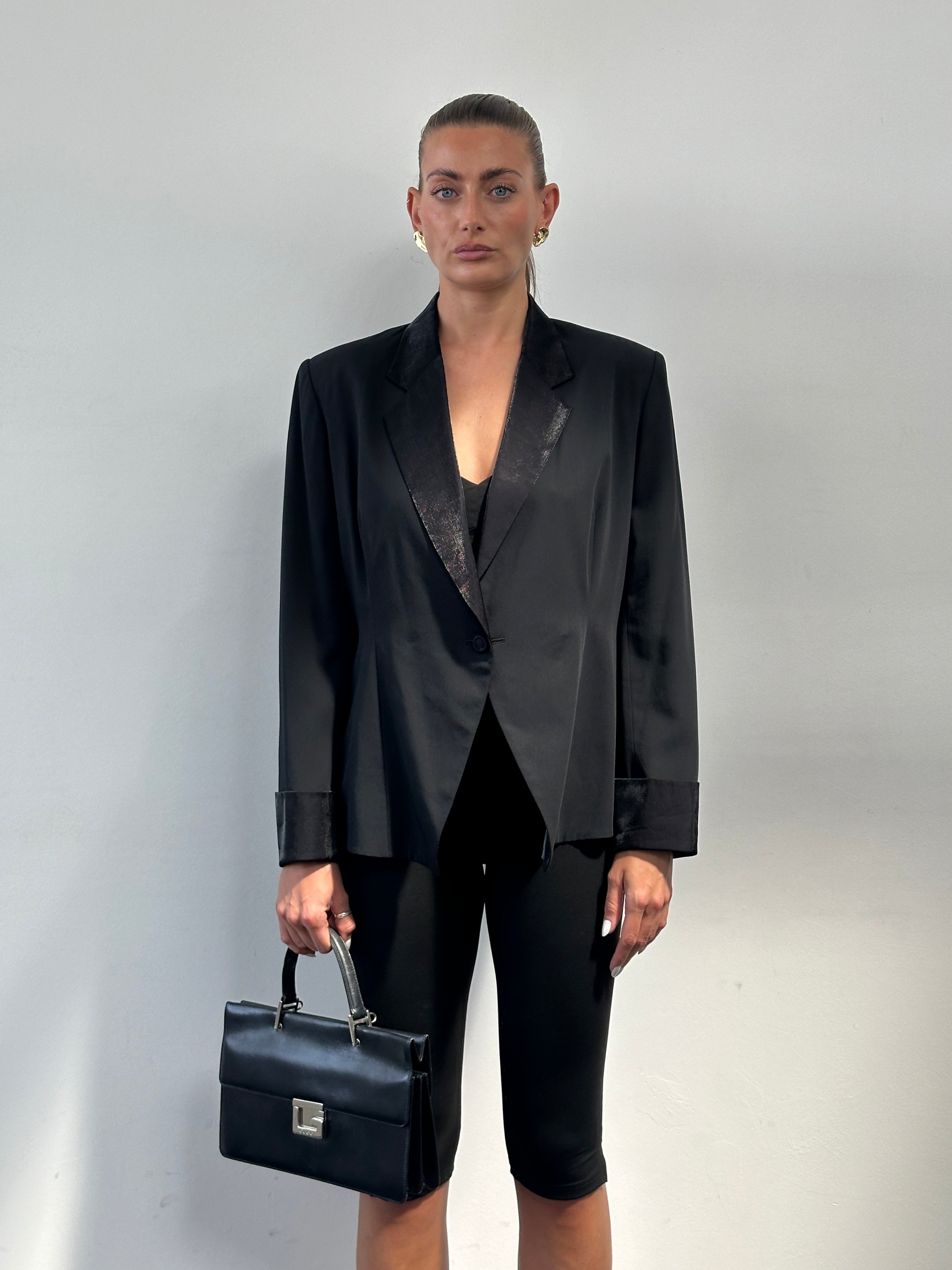 Vintage 90s fitted tuxedo blazer in size M, tailored fit, classic black with satin lapels, vintage brand, stylish formal jacket