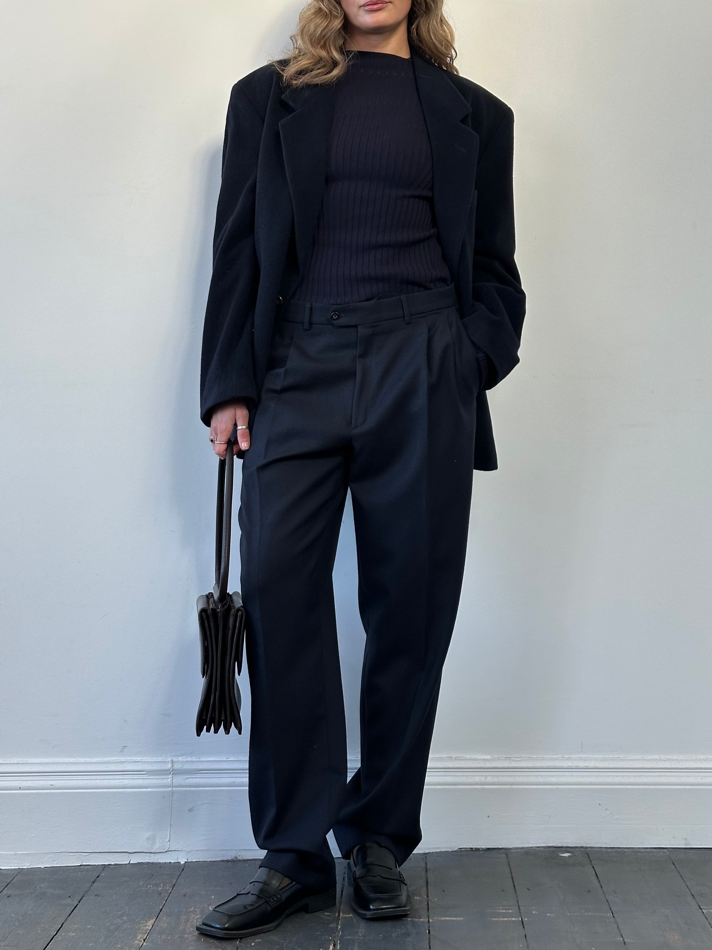 Italian vintage 00s pure brushed wool tailored trousers in W32, featuring a classic fit and tailored design.