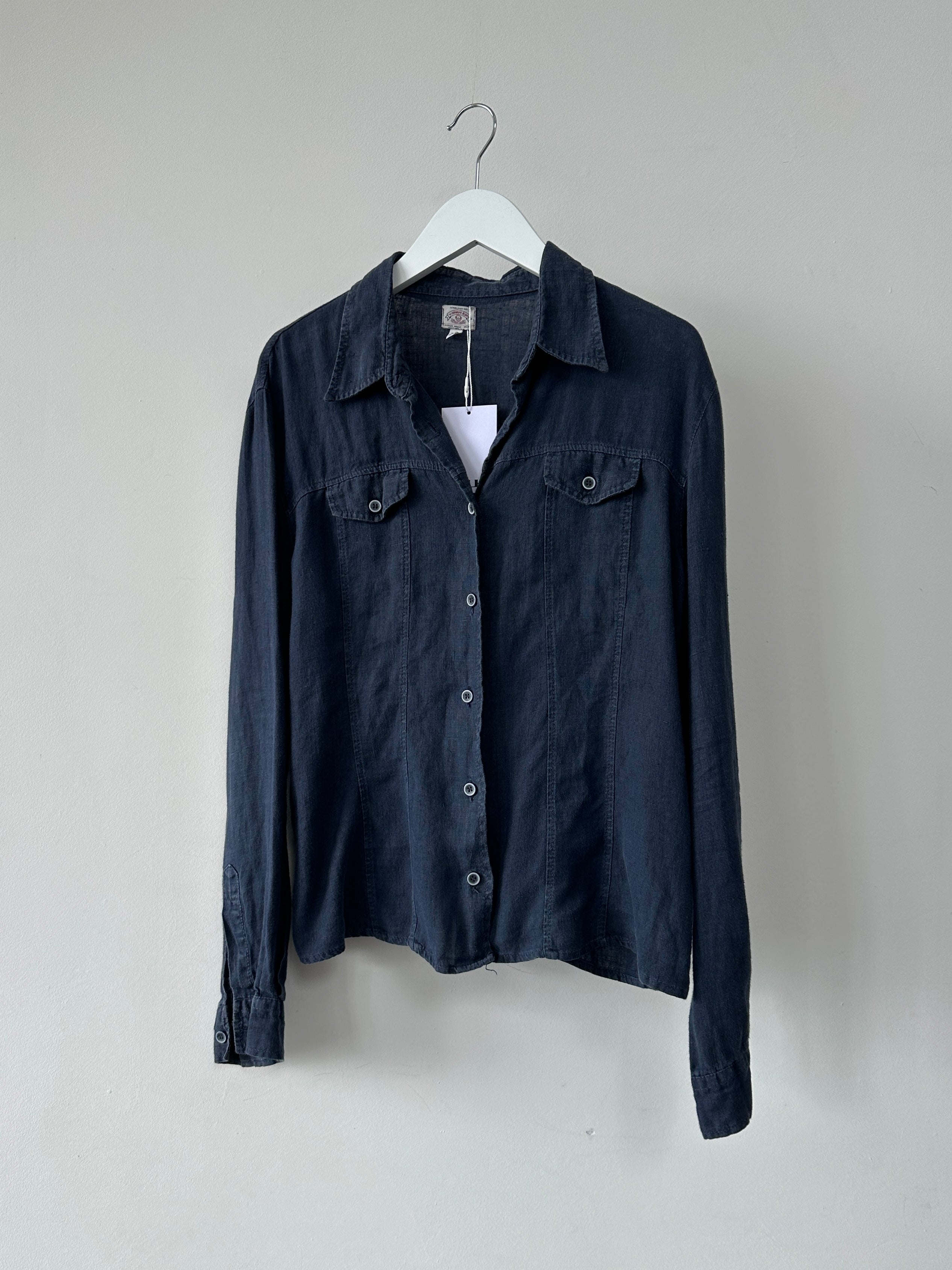 Armani Jeans pure linen fitted shirt in size M, featuring a classic collar and button-up front, light linen fabric, and stylish design.