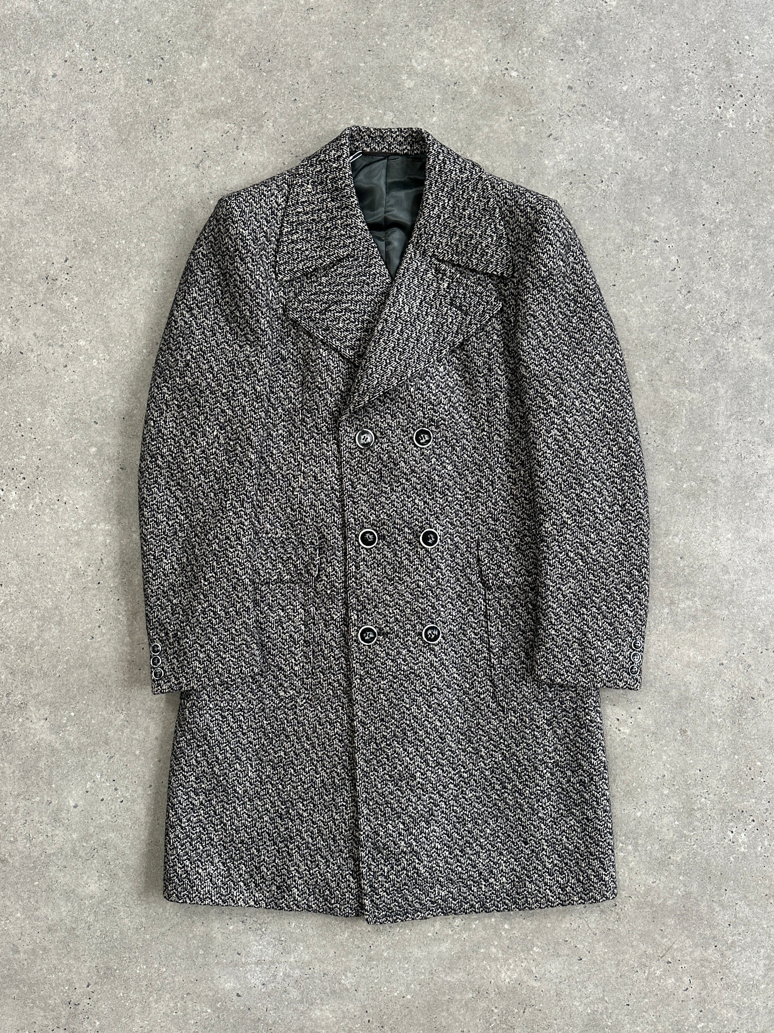 Italian vintage 1990s pure wool double-breasted coat in size M, featuring classic design and tailored fit.