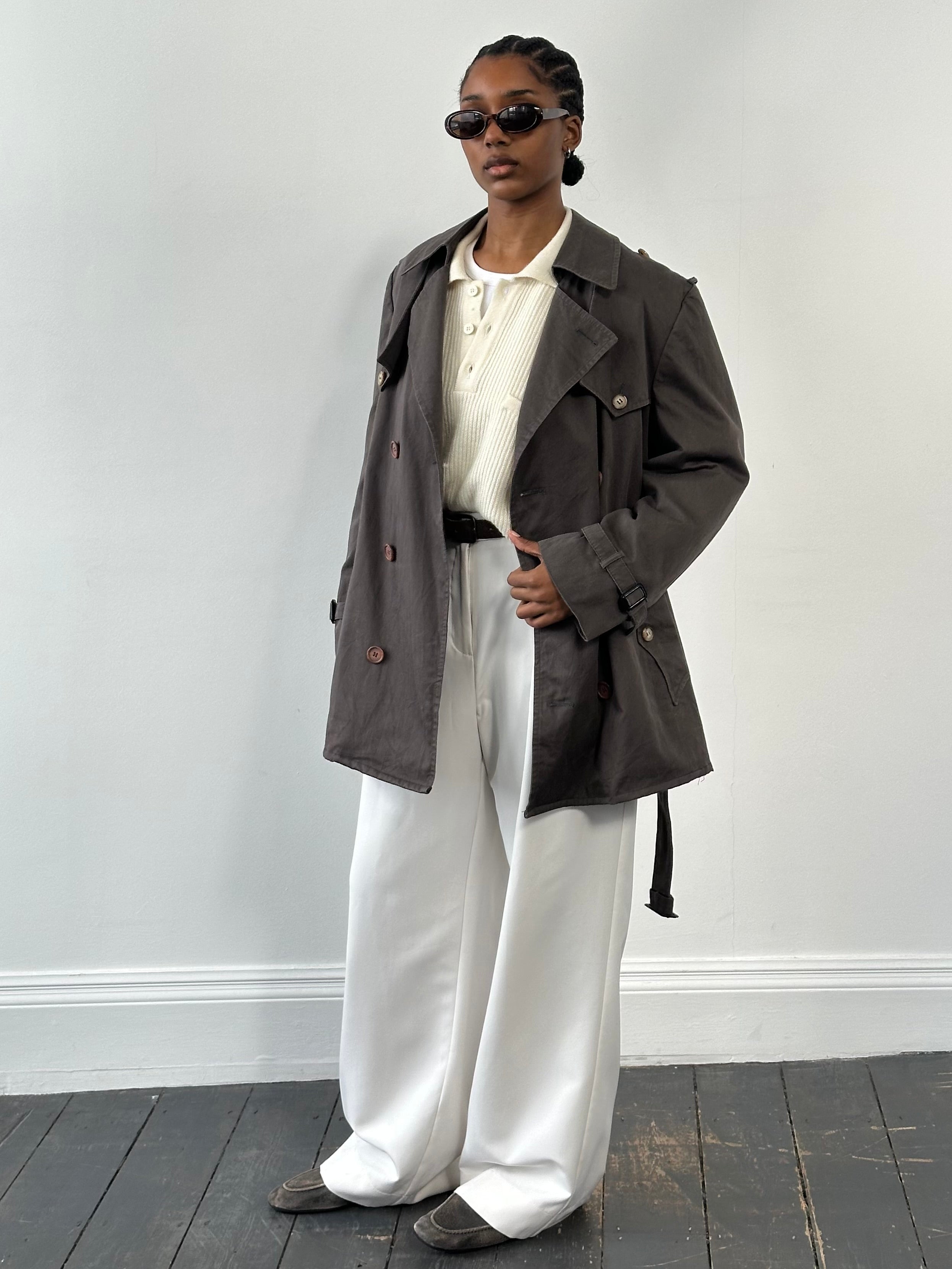 Christian Dior Le Connaisseur 1980s cropped cotton belted trench coat in beige with wide lapels and a waist belt, size M/L.