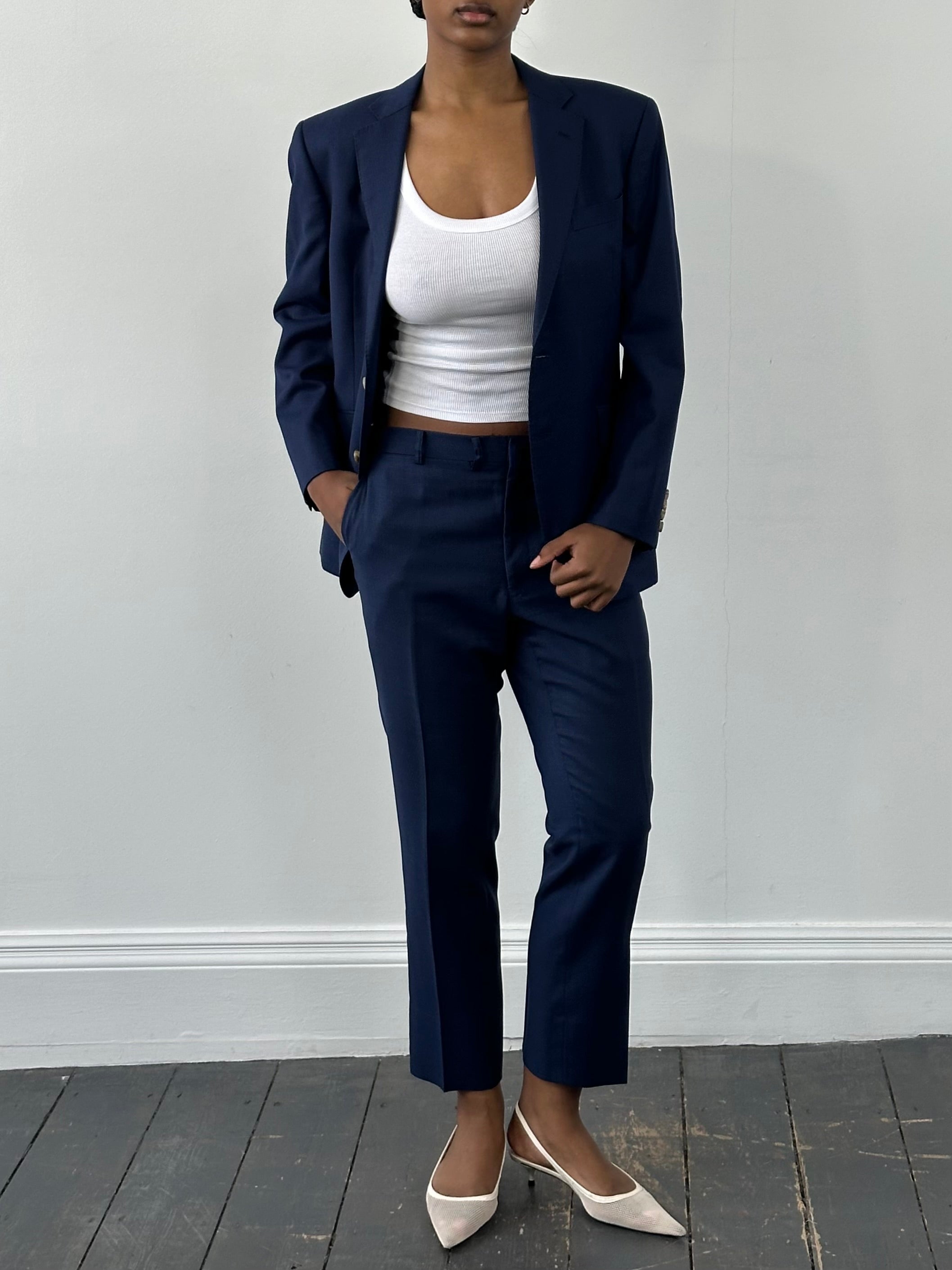 Loro Piana 2000s pure wool single-breasted suit in size 36S/W32, tailored with a classic fit and elegant lapels.