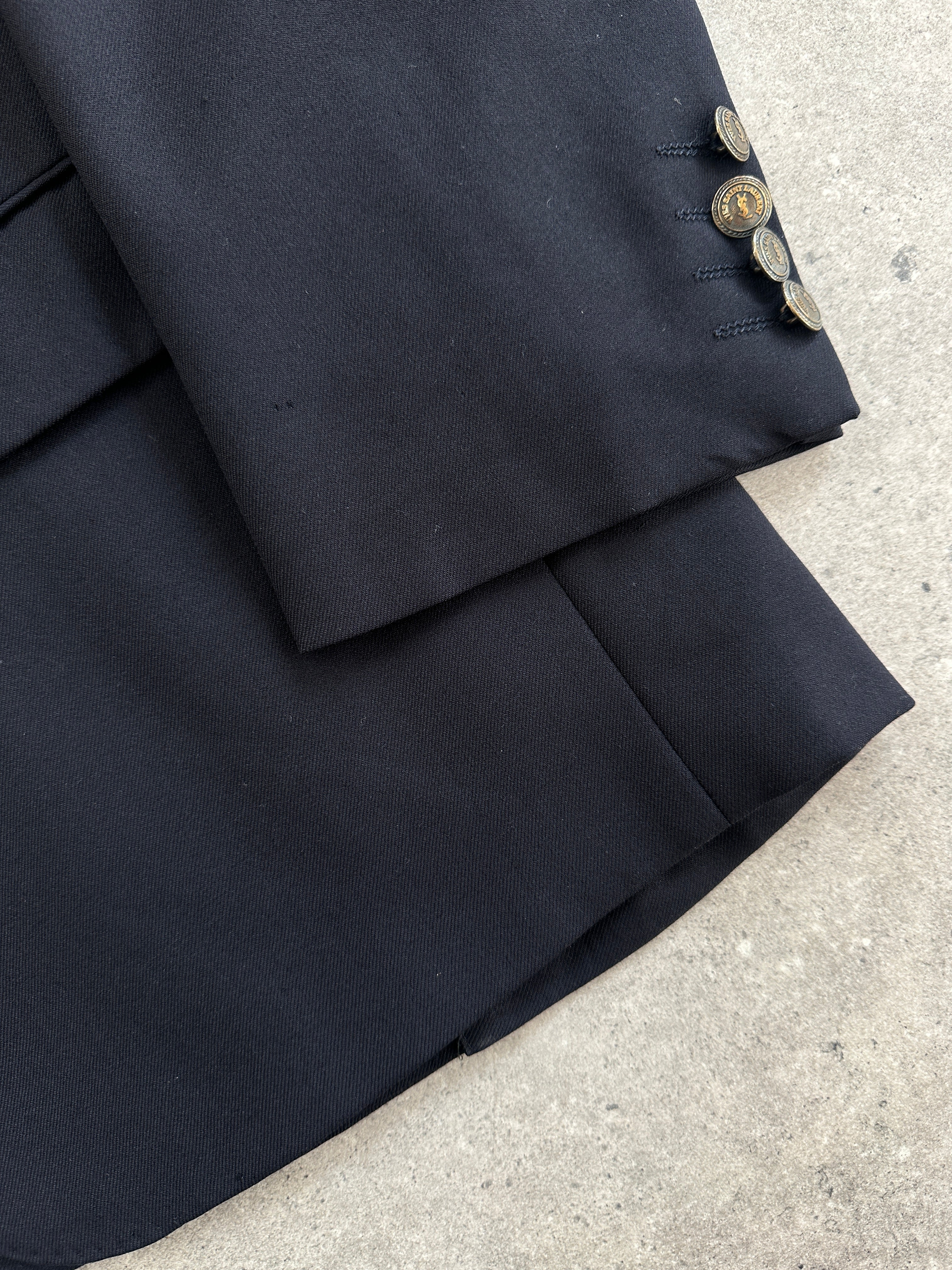 Yves Saint Laurent Pour Homme 1980s bespoke pure wool blazer in XL, tailored fit with classic lapels and button closure.