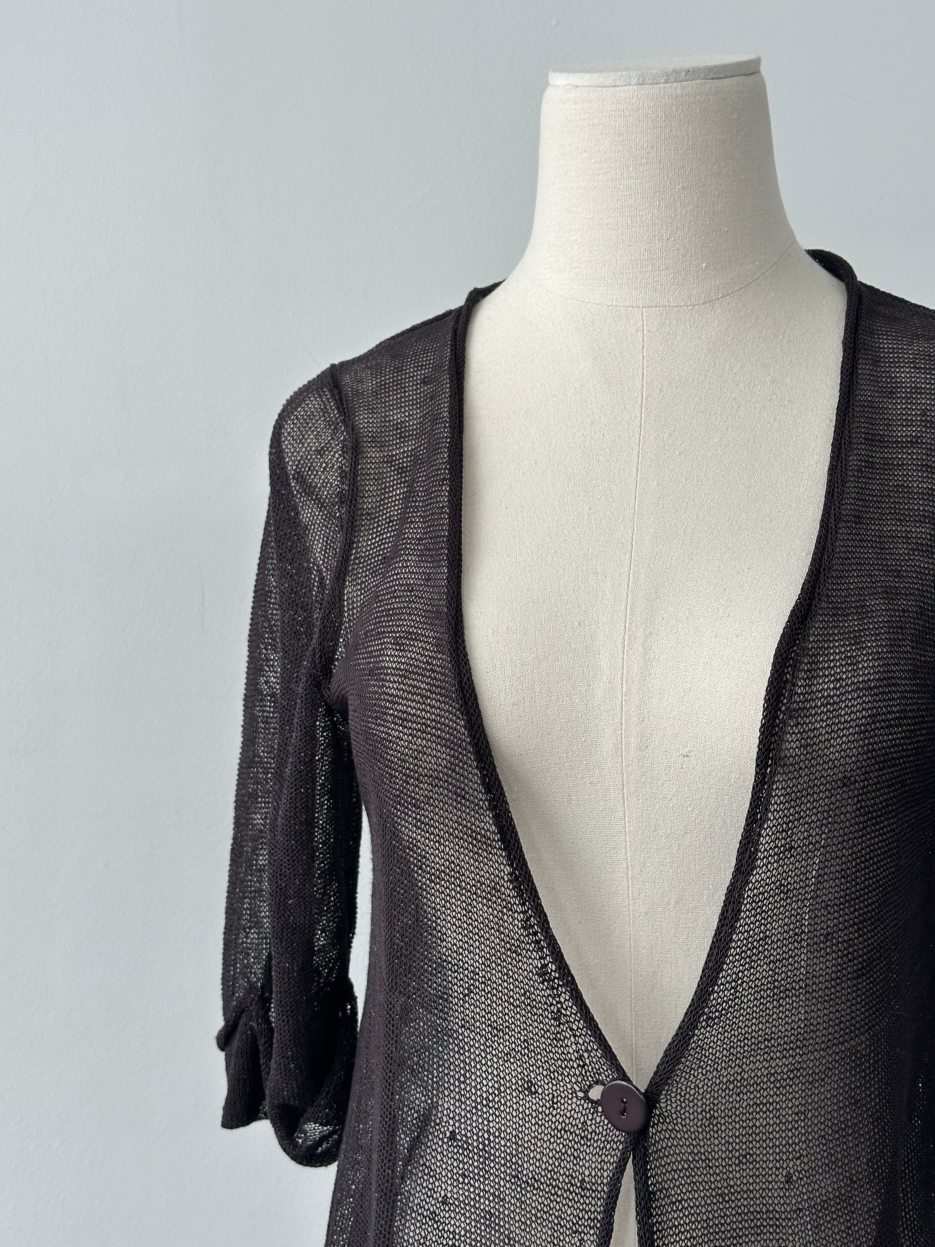Vintage 2000s linen single-button cardigan in size M, featuring a classic design and textured fabric, displayed on a neutral background.