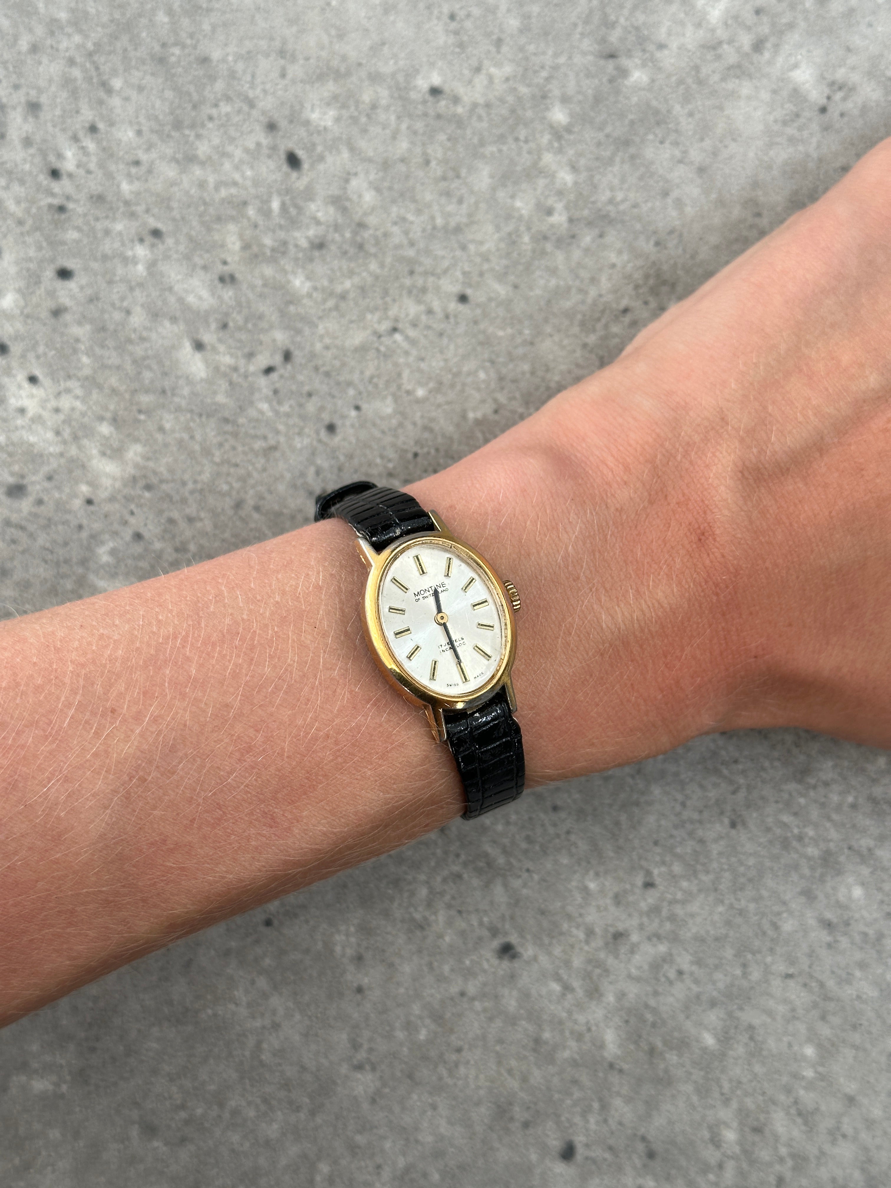 Vintage Montine 1980s Swiss Gold Tone 17 Jewel Leather Watch