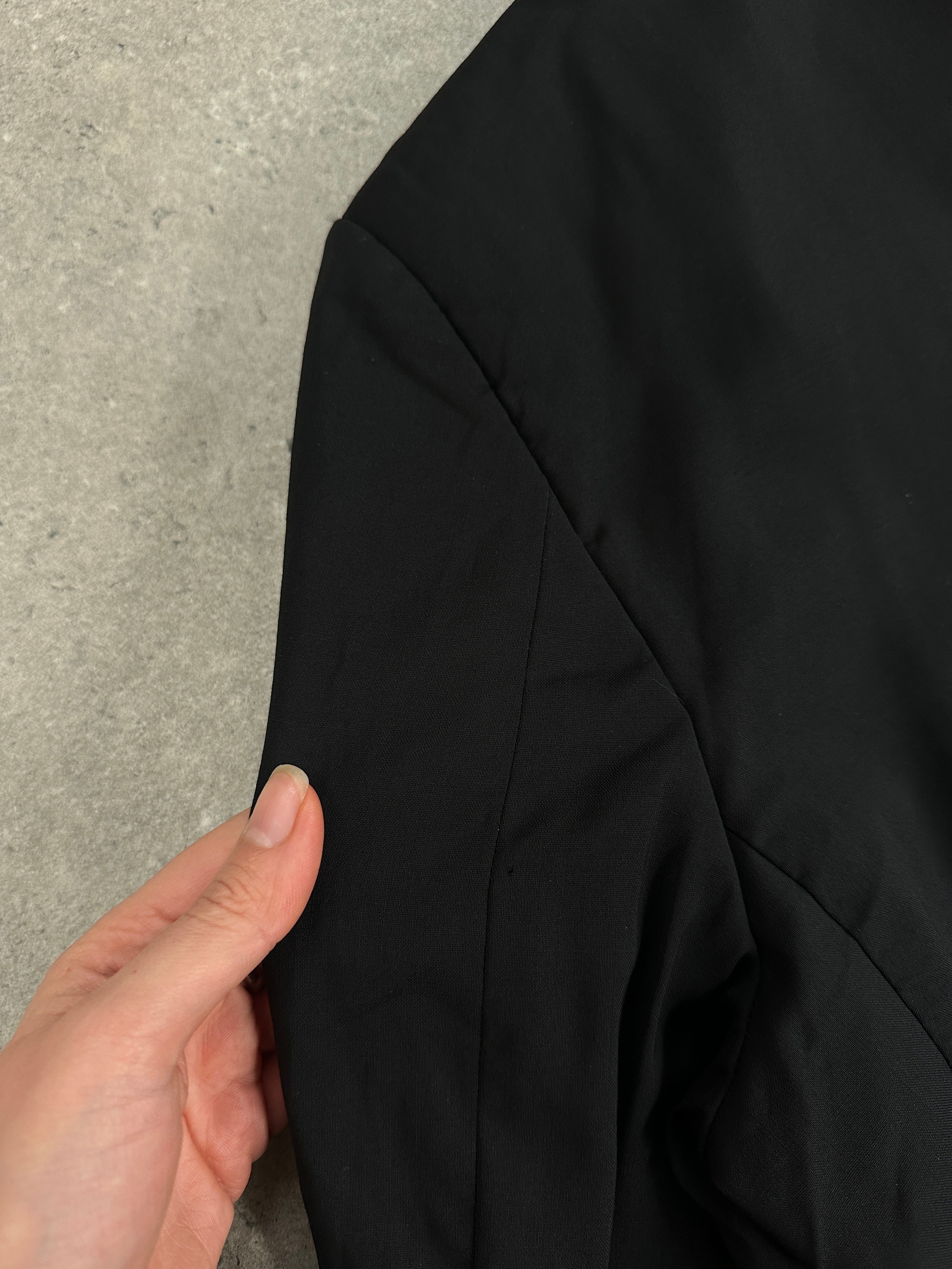 Versace classic bespoke pure wool single-breasted blazer in size 46R/XL, featuring a tailored fit and stylish lapel details.