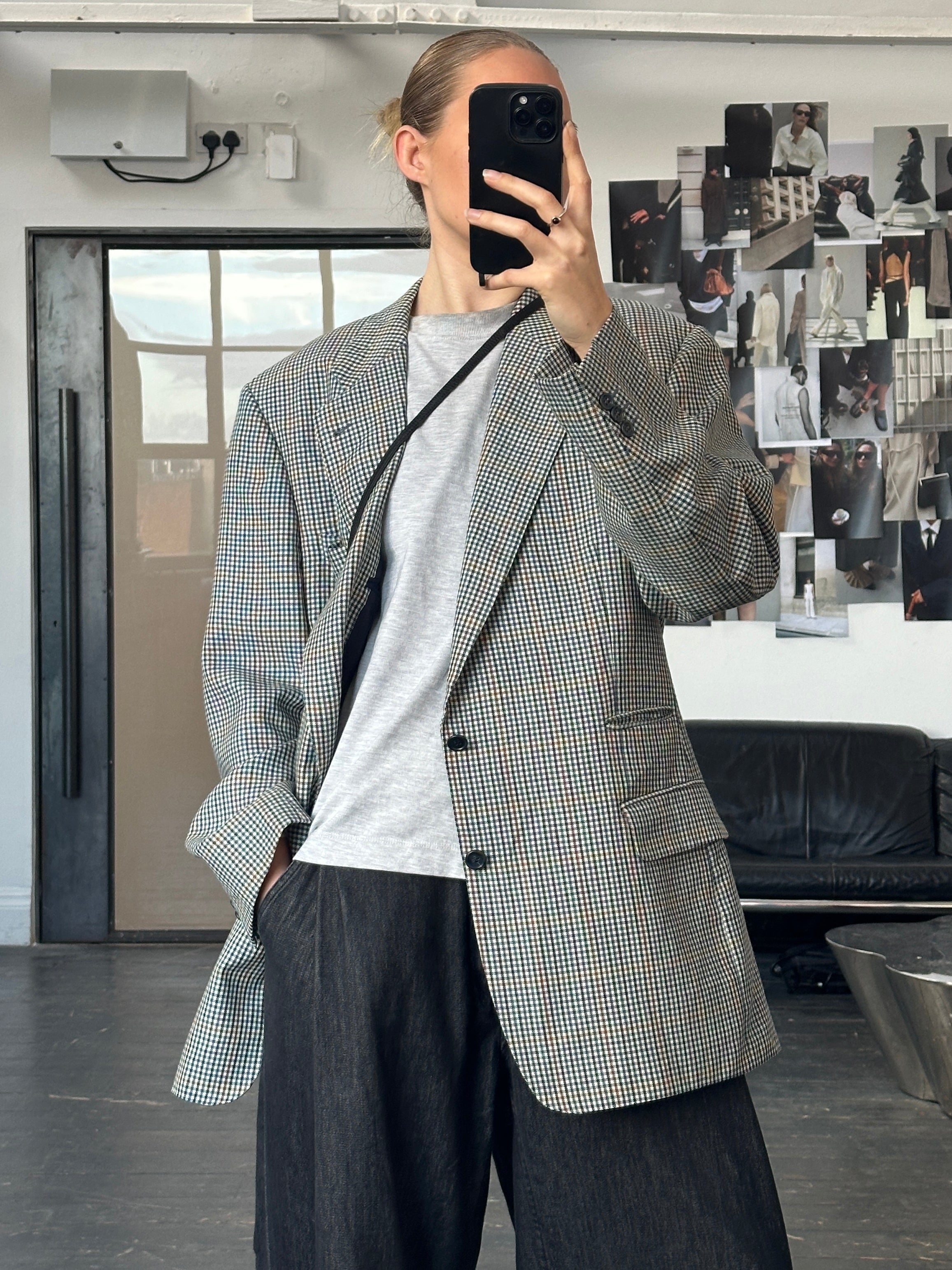 Burberry 1990s check pure wool single-breasted blazer in size 44R/XL, featuring classic plaid pattern and tailored fit.