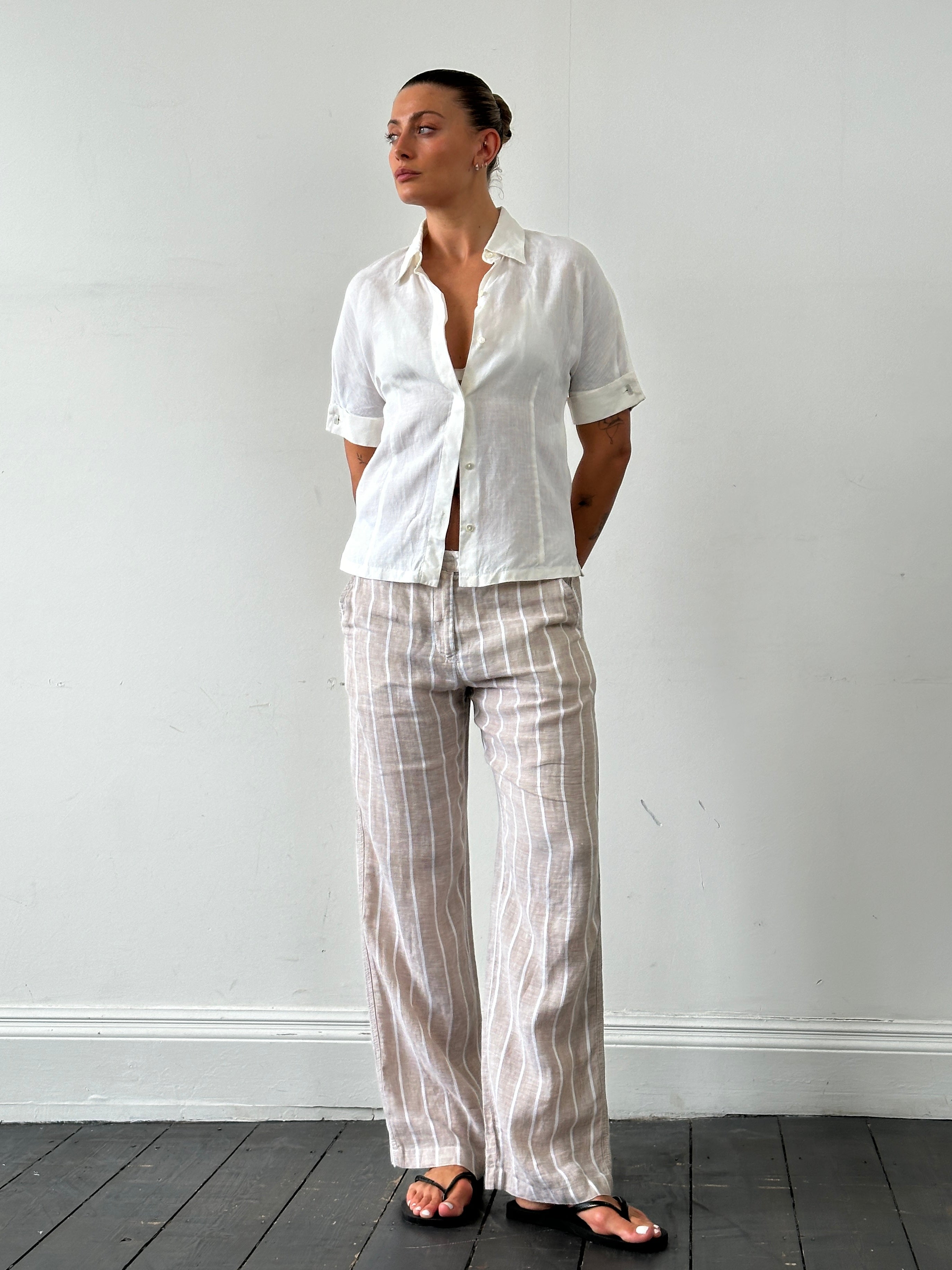 Max Mara pure linen short sleeve shirt in size S, light and breathable fabric, shown on a neutral background.