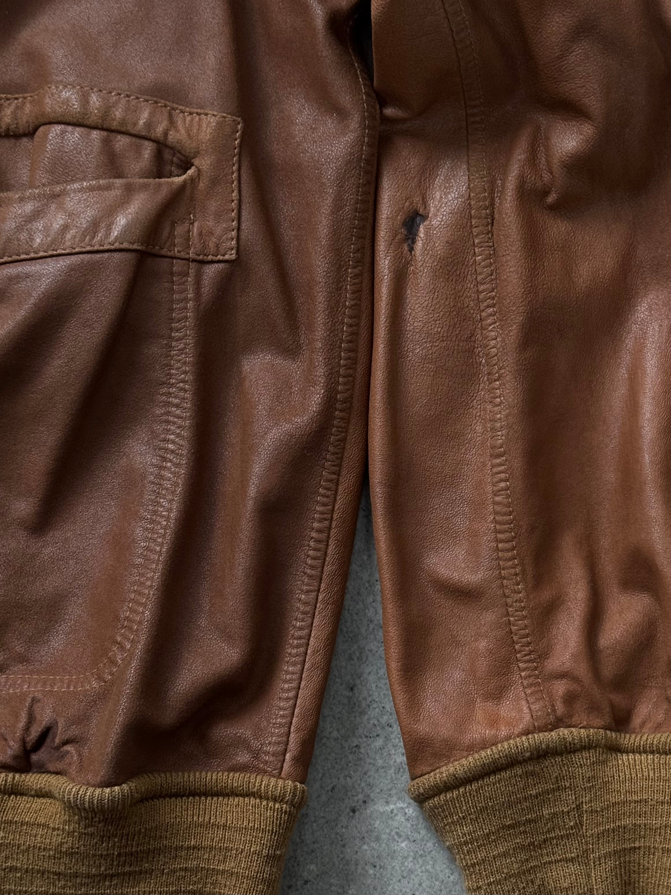 Vintage Italian 1980s reversible suede leather jacket, men's size L, stylish vintage leather coat with classic design
