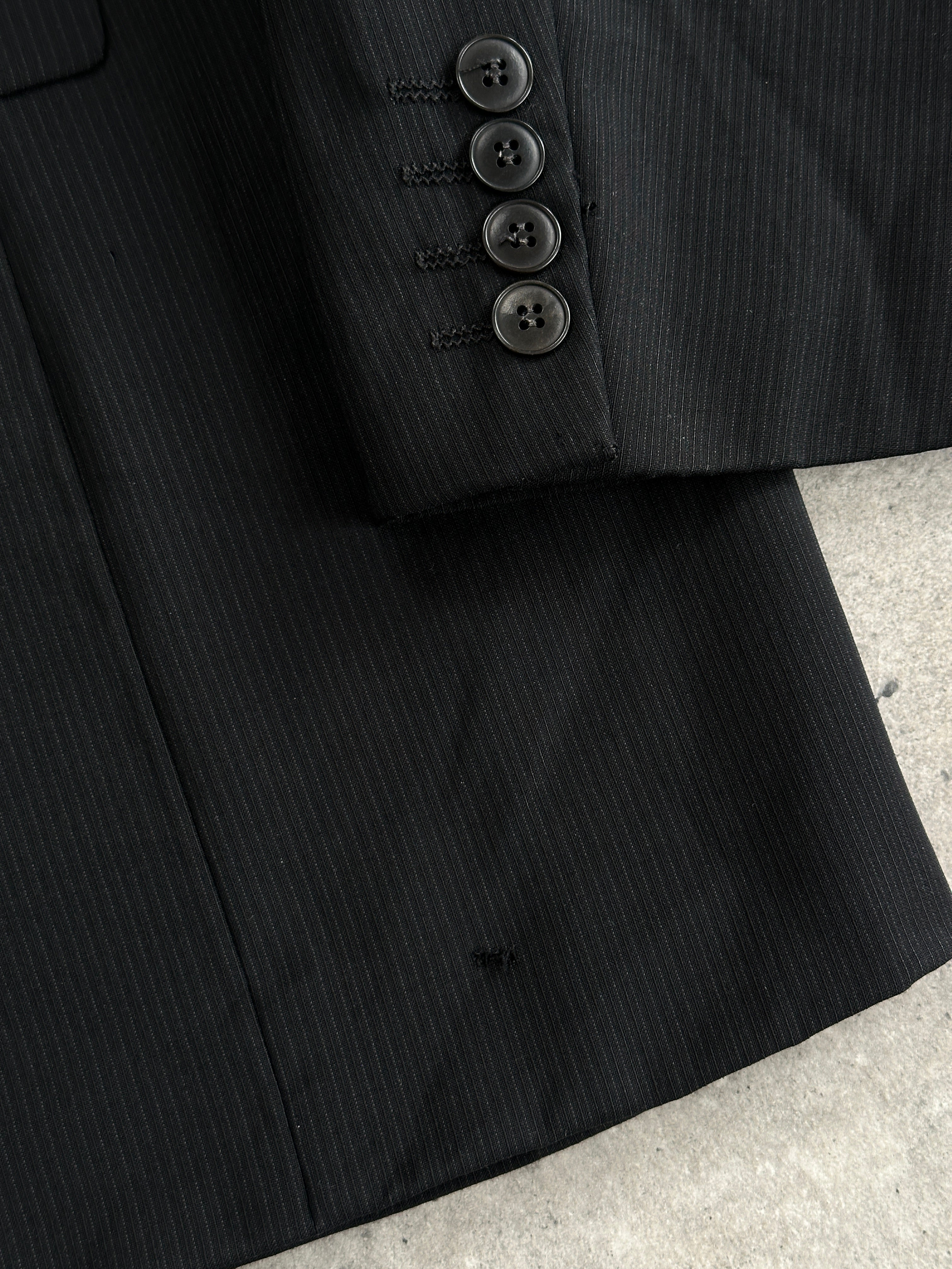 Yves Saint Laurent Pour Homme 1990s pure wool pinstripe blazer, 42R/XL, tailored men's blazer with classic pinstripe pattern.