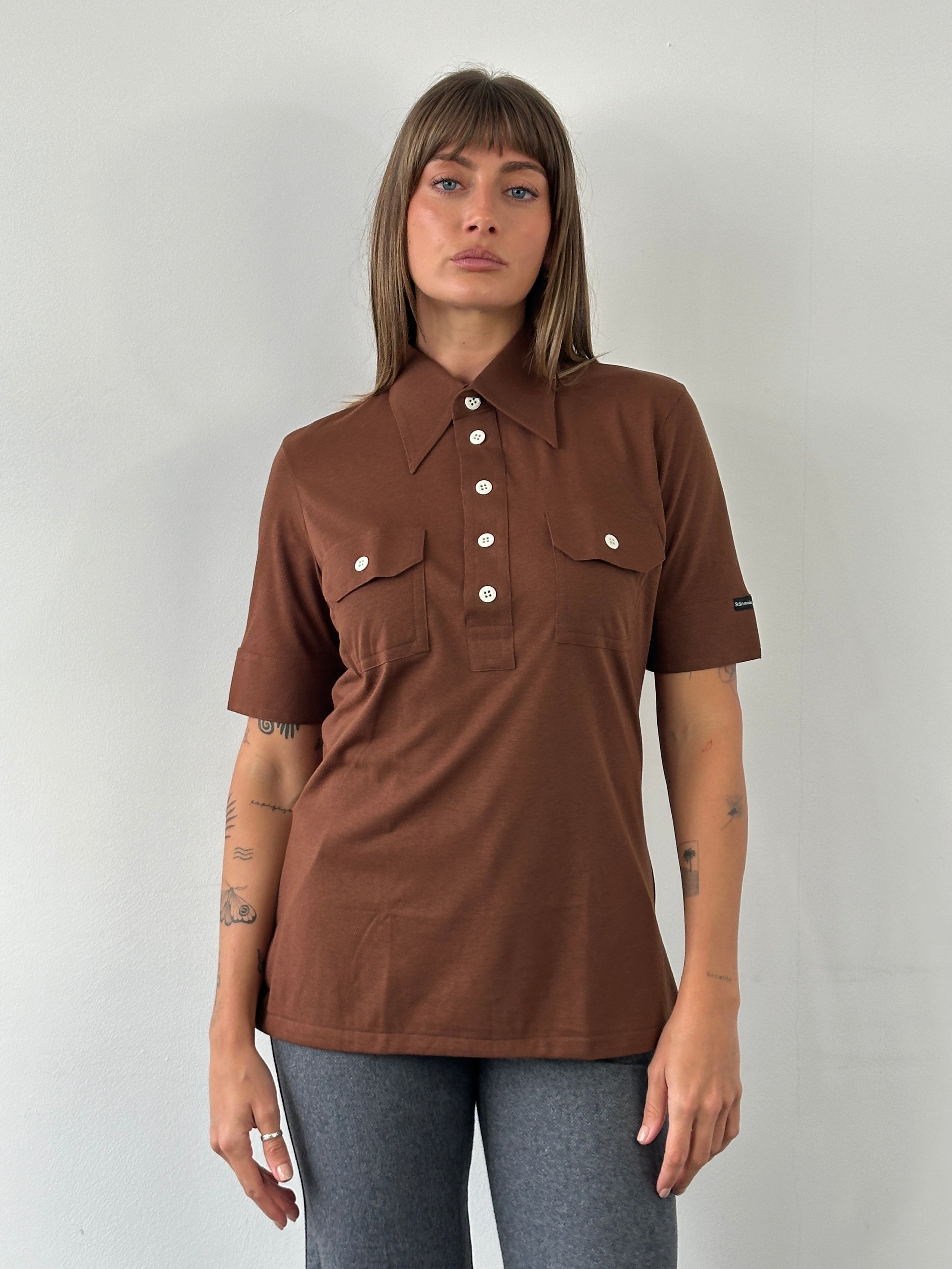 Vintage Italian 1970s dagger collar polo shirt, men's size M, classic retro design with bold collar details.