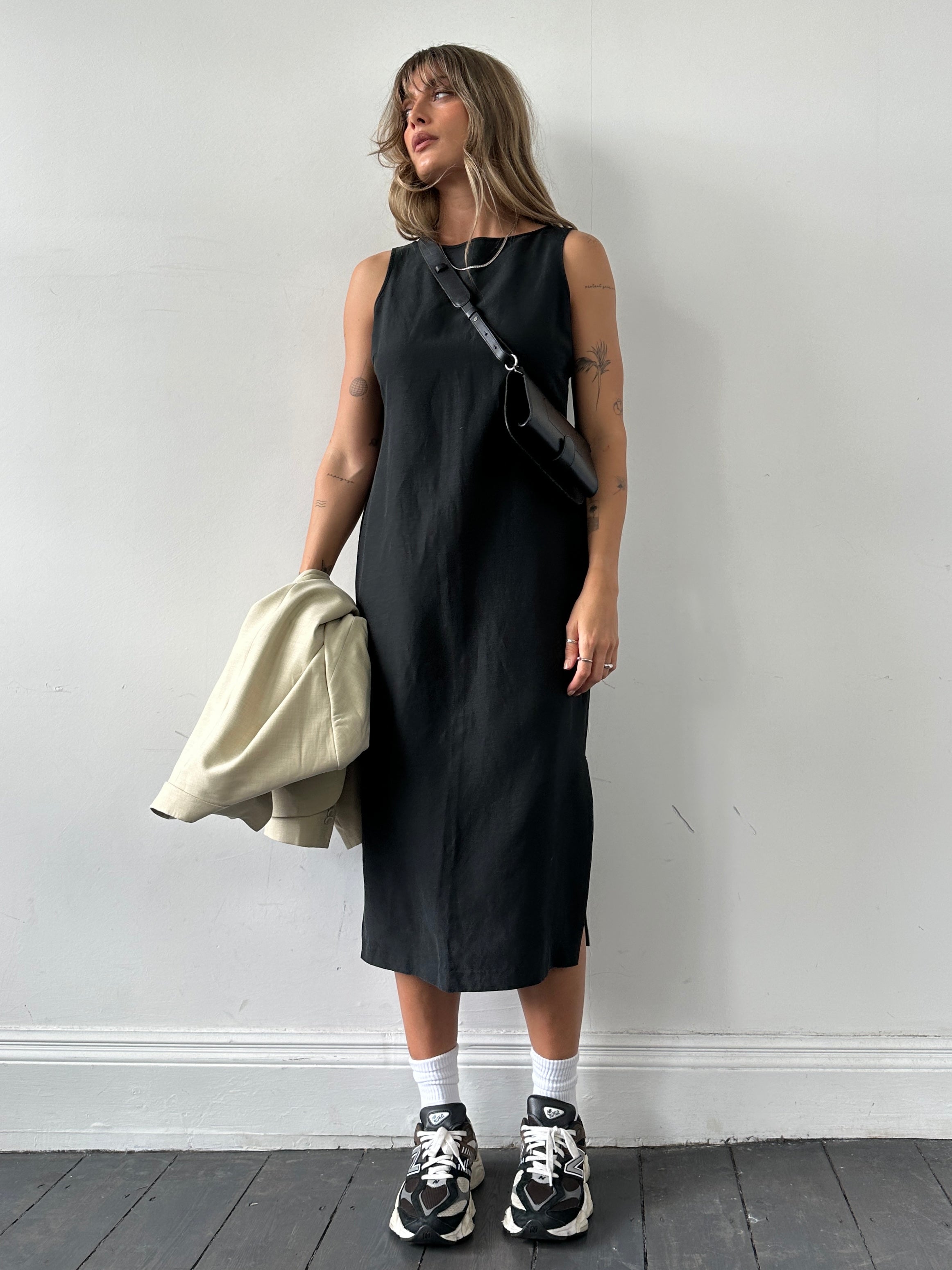 Laura Ashley silk linen midi shift dress in size M, featuring a stylish and elegant design, perfect for casual or semi-formal occasions.