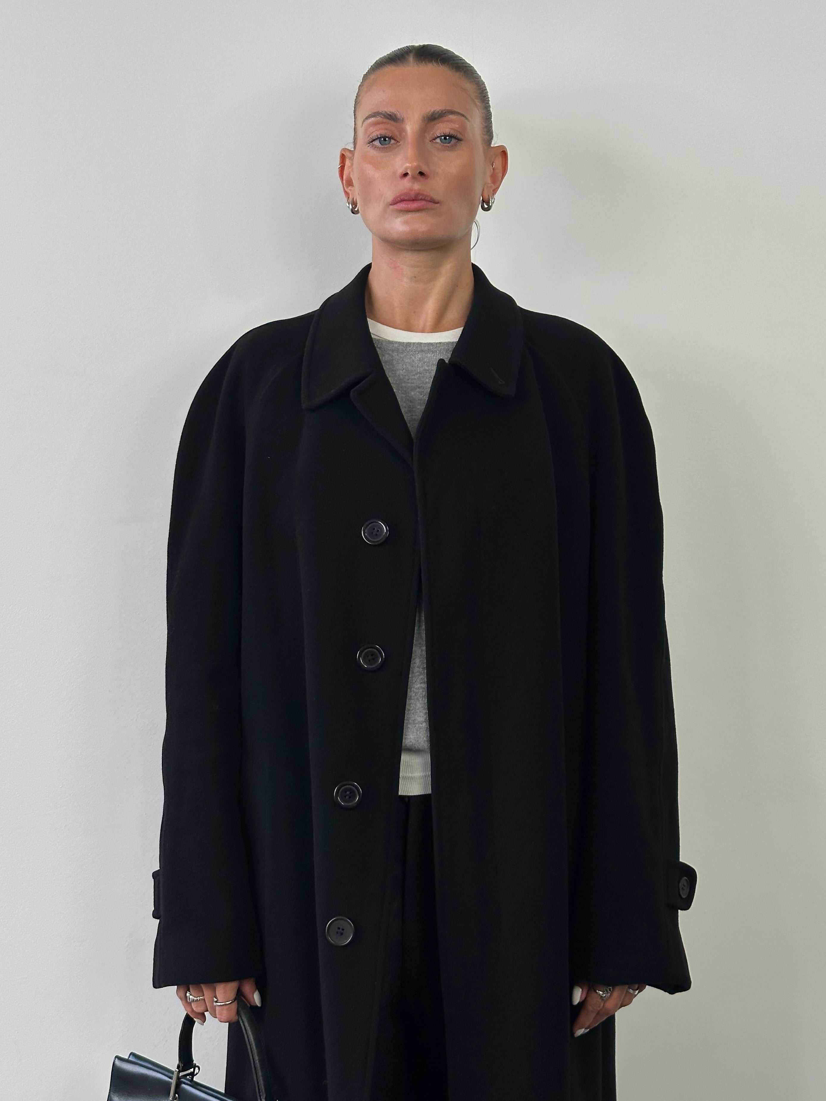 Giorgio Armani Le Collezioni pure wool floor-length coat in XL, stylish and elegant with a tailored fit and classic design.