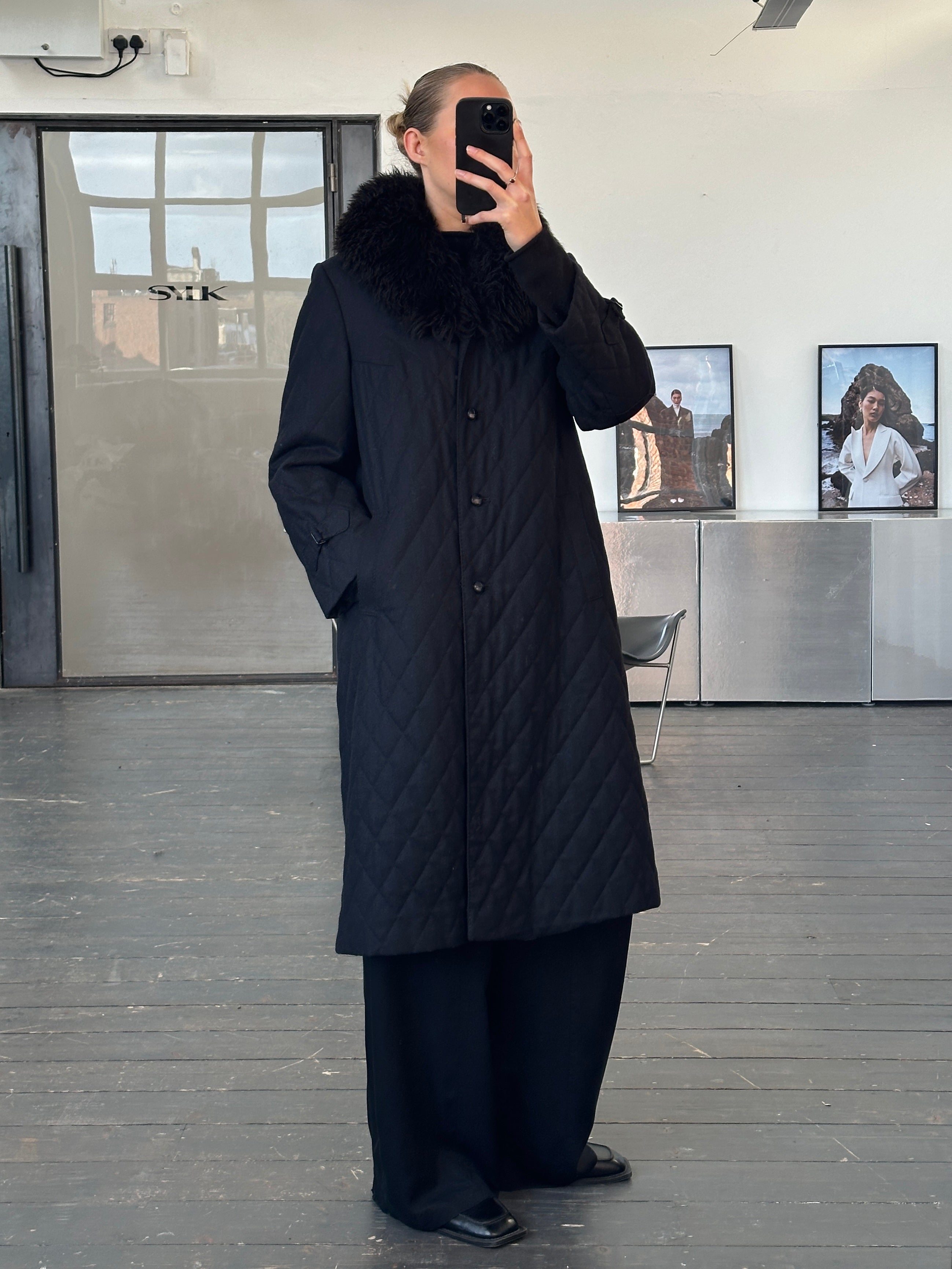 Vintage 1990s wool quilted coat with fur collar, size M, showcasing a classic vintage outerwear style and warm, textured fabric.