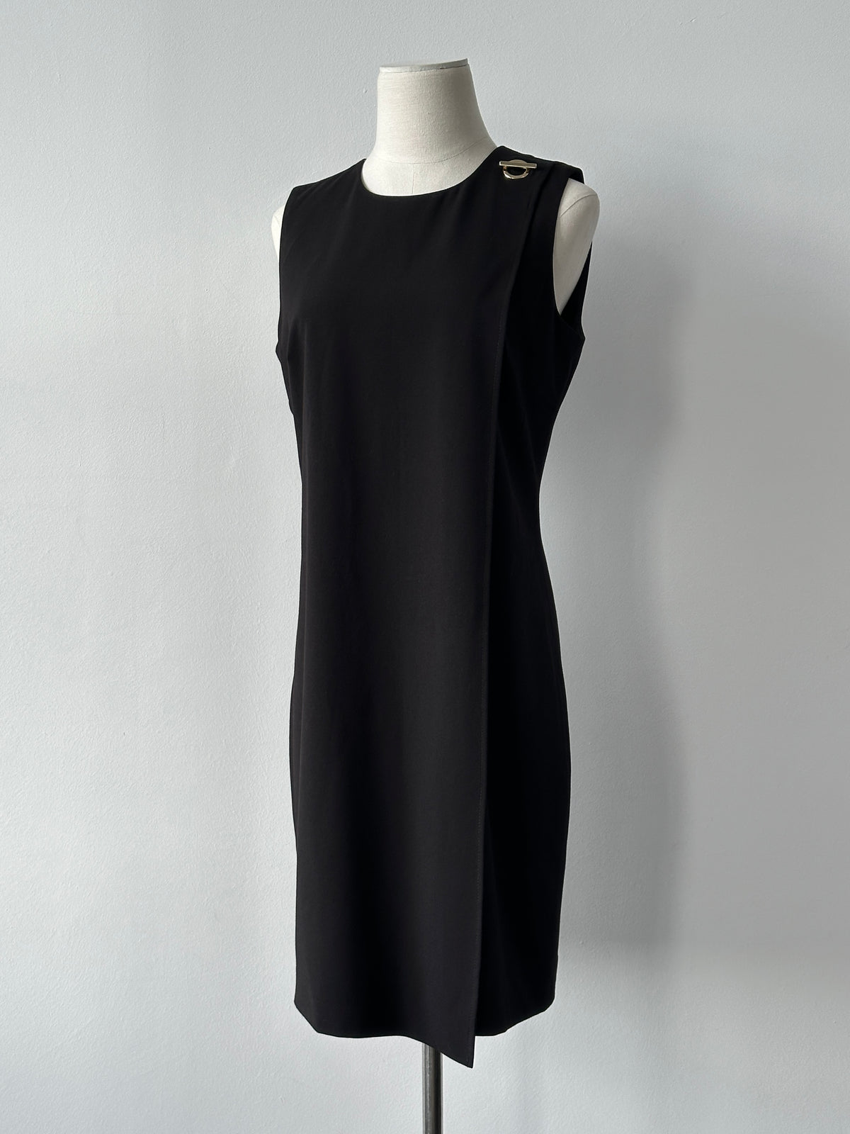 Calvin Klein 2000s Asymmetric Overlay Sleeveless Midi Single Button Dress - M